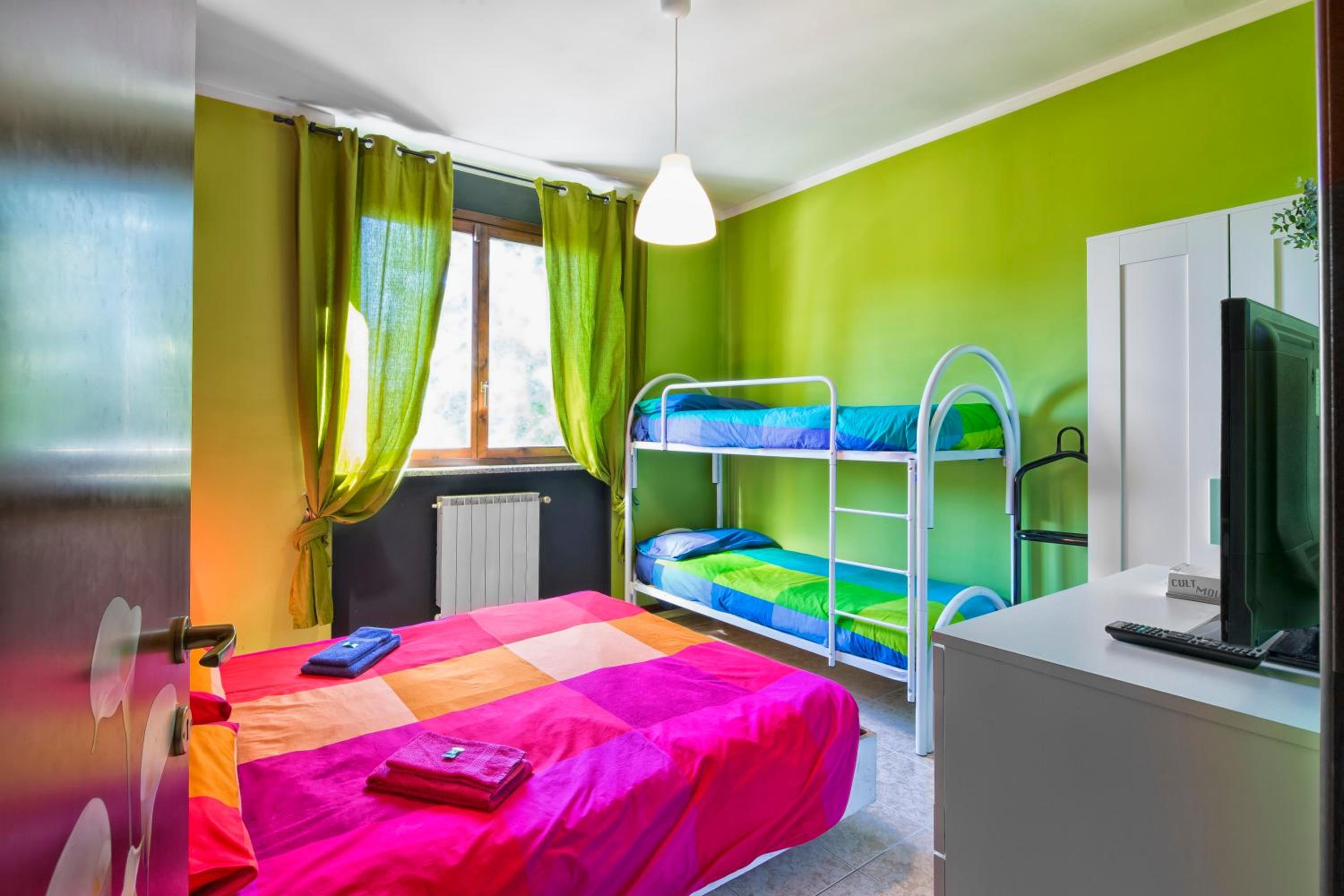 Quadruple Room With Private Bathroom photo 2