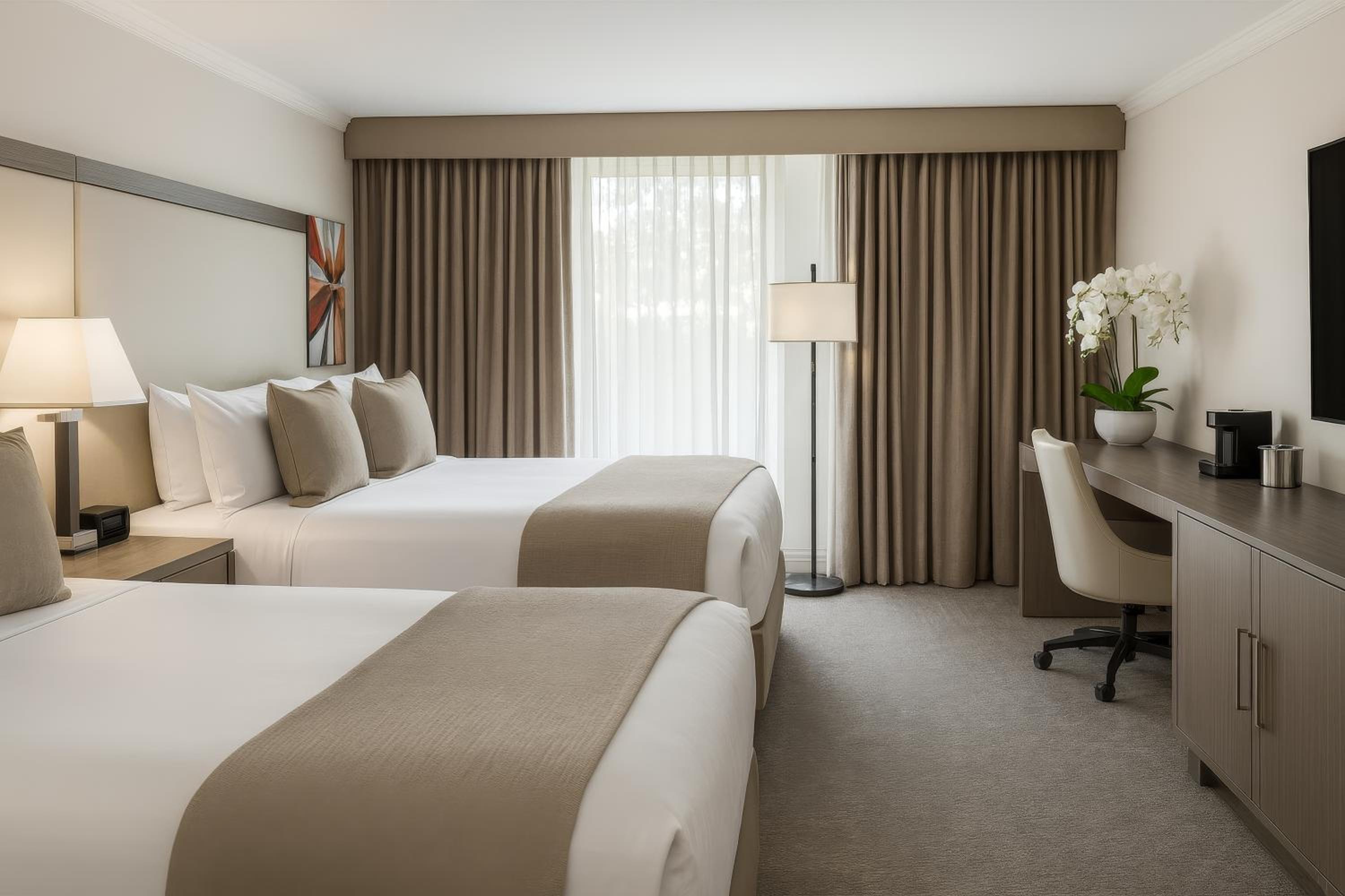 Queen Room with Two Queen Beds - Photo 2