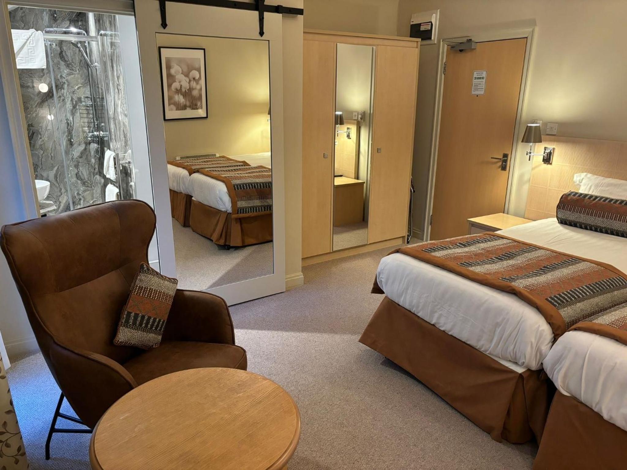 Canal Plus Twin Room