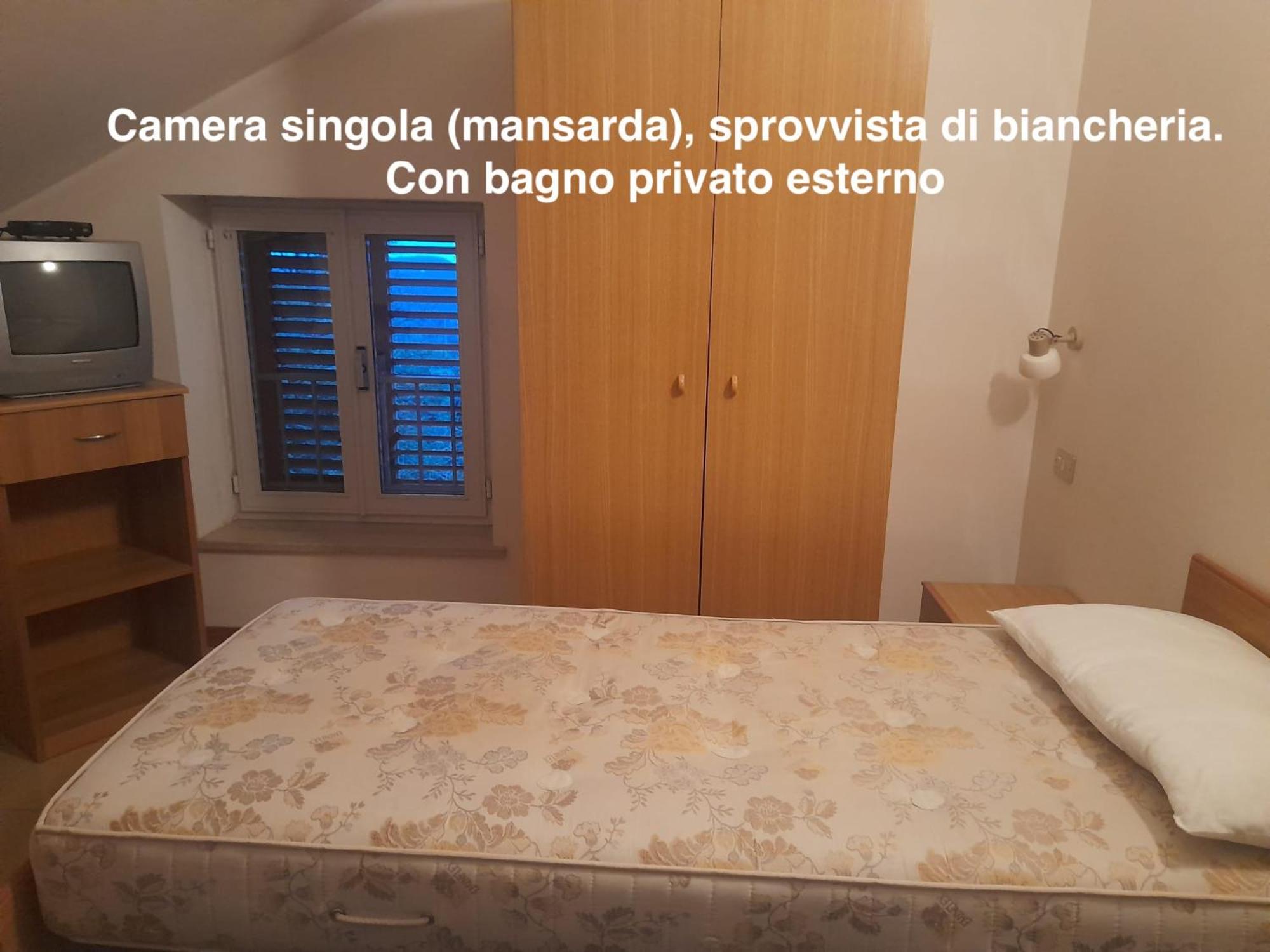 Single Room with Private External Bathroom