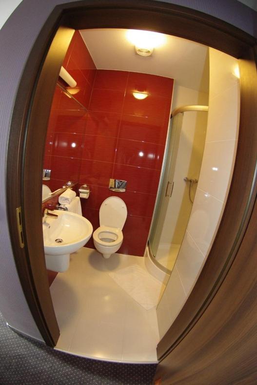 Double or Twin Room - Photo 2