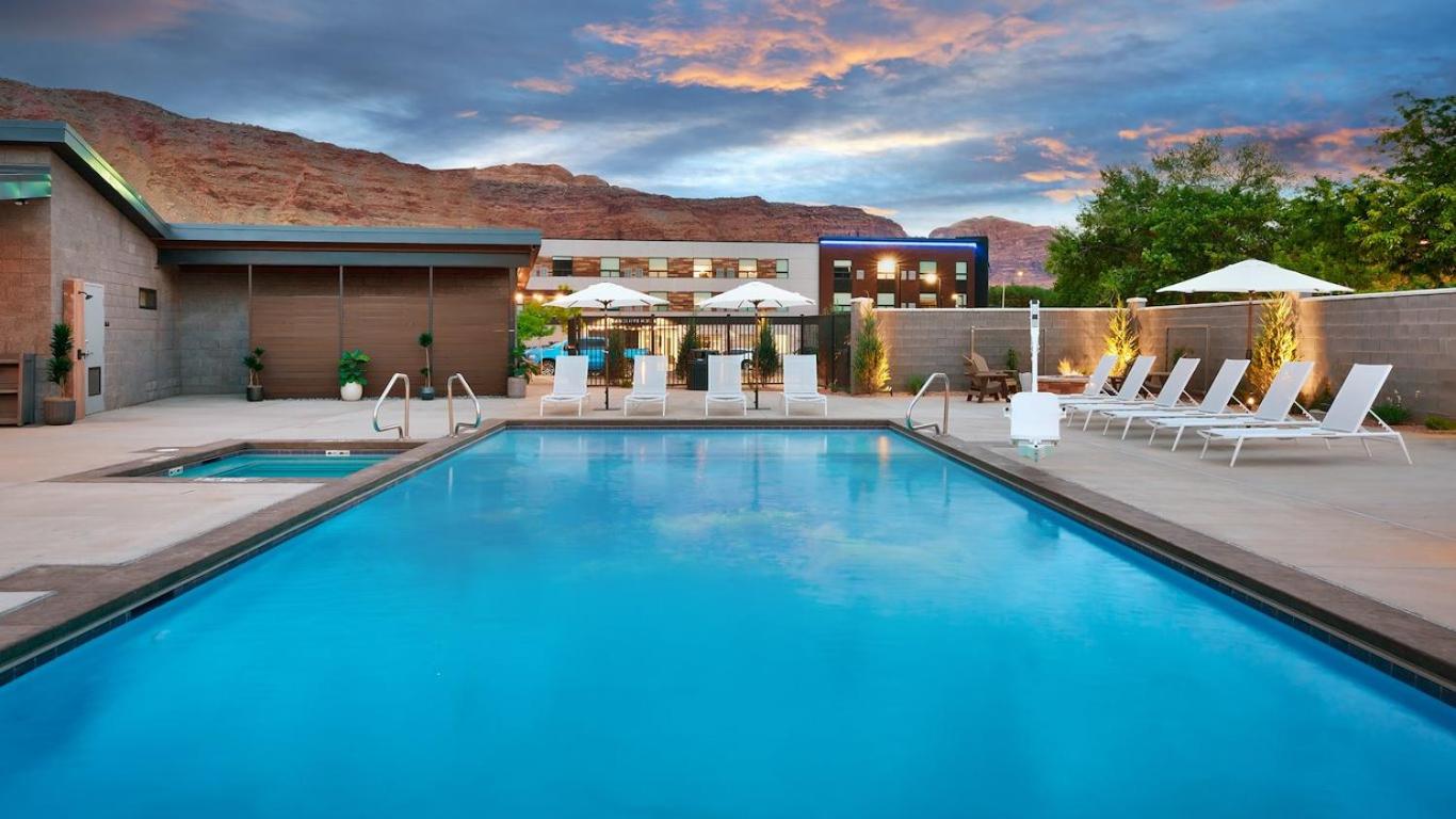 Quadruple Room with Mountain View