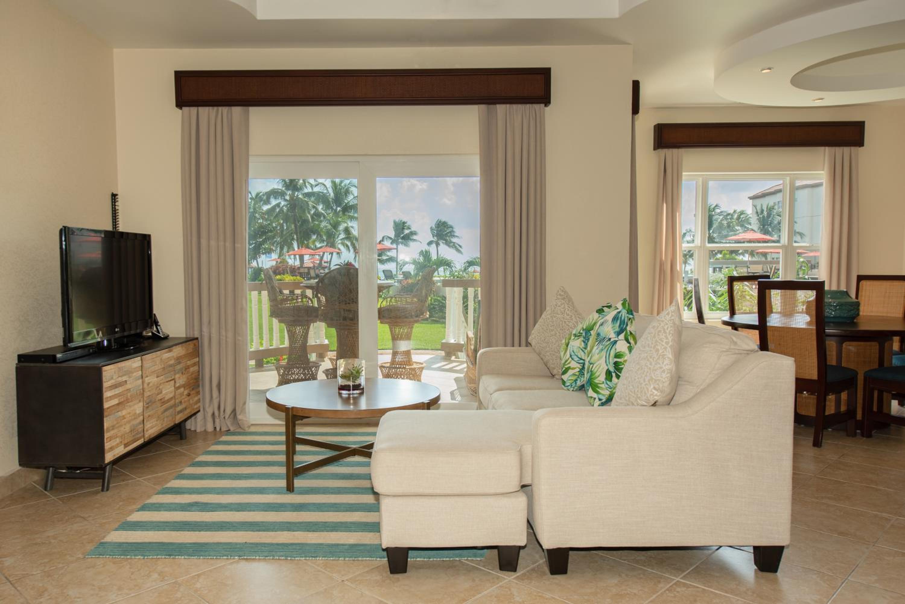 Deluxe Suite photo 2
