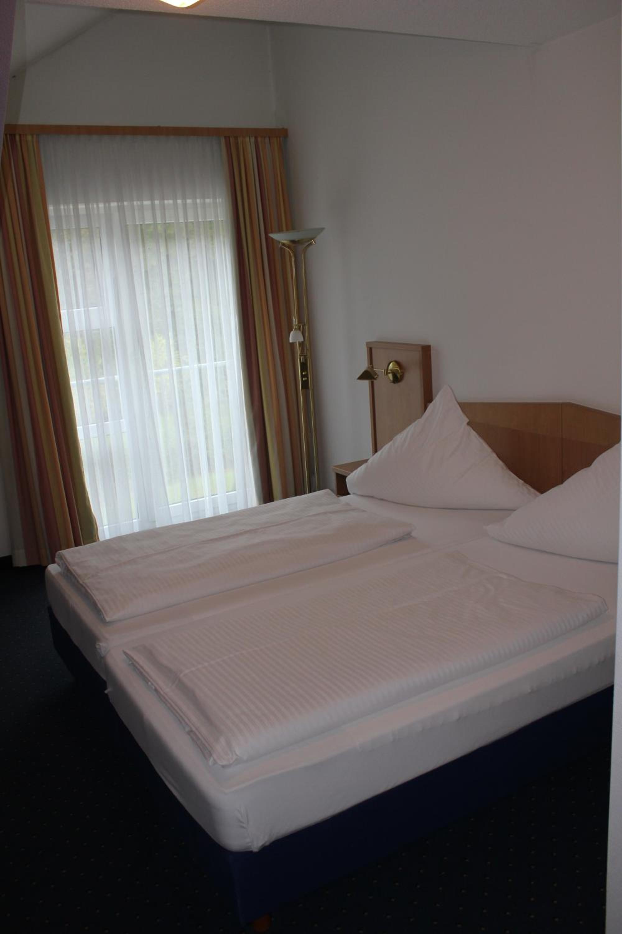 Double Room - Photo 5