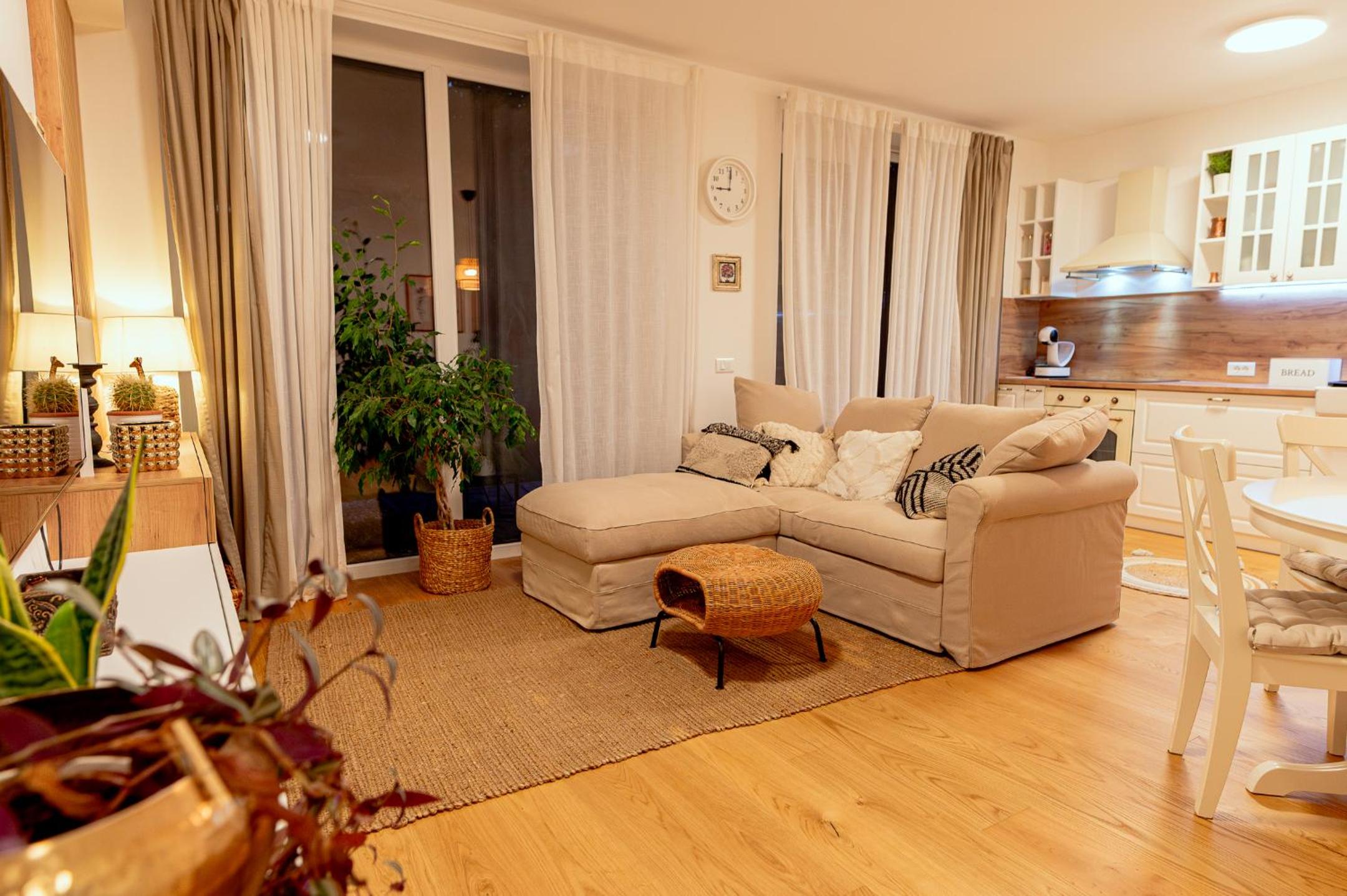 One-Bedroom Deluxe Apartment photo 2