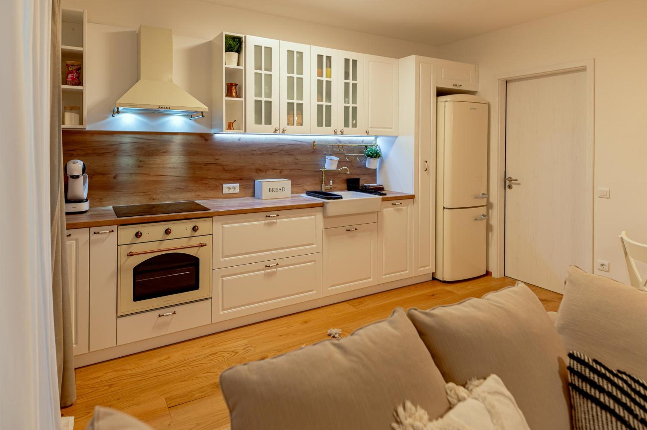 One-Bedroom Deluxe Apartment