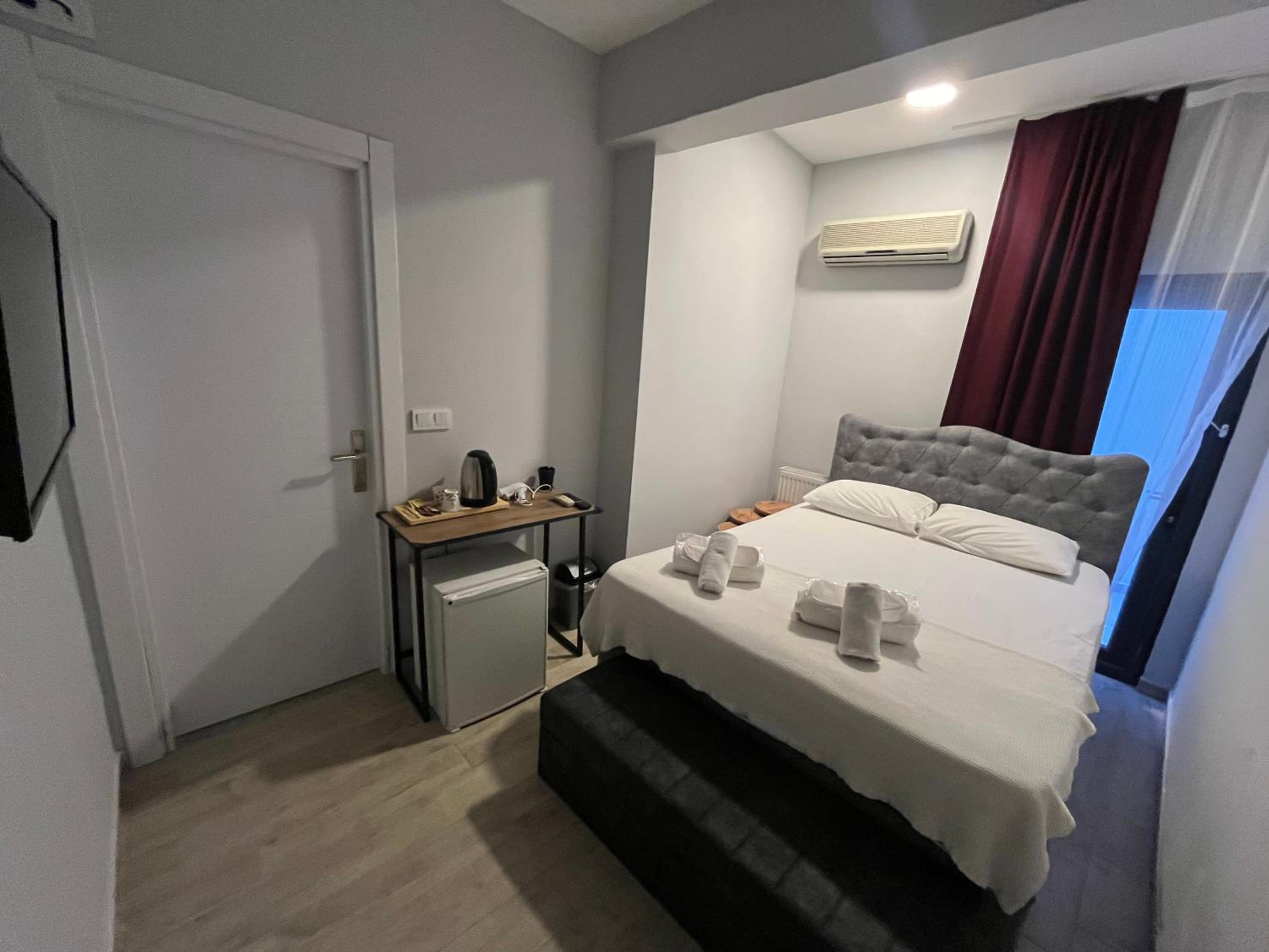 Budget Double Room photo 2
