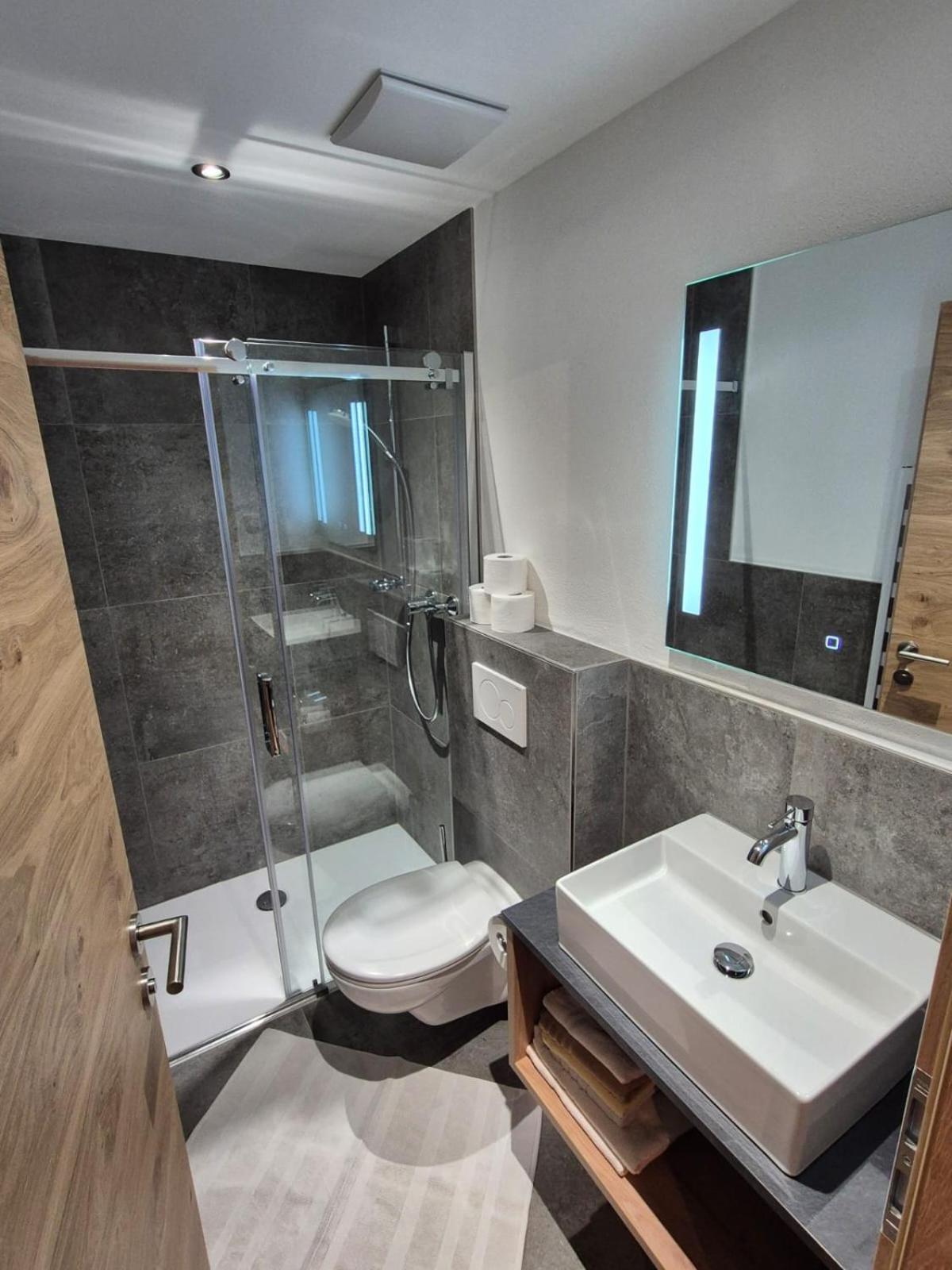 One-Bedroom Apartment with Bathroom photo 1