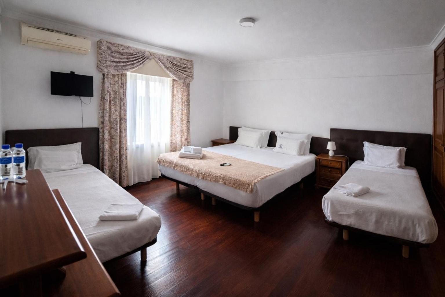 Double Room with Pool View photo 2