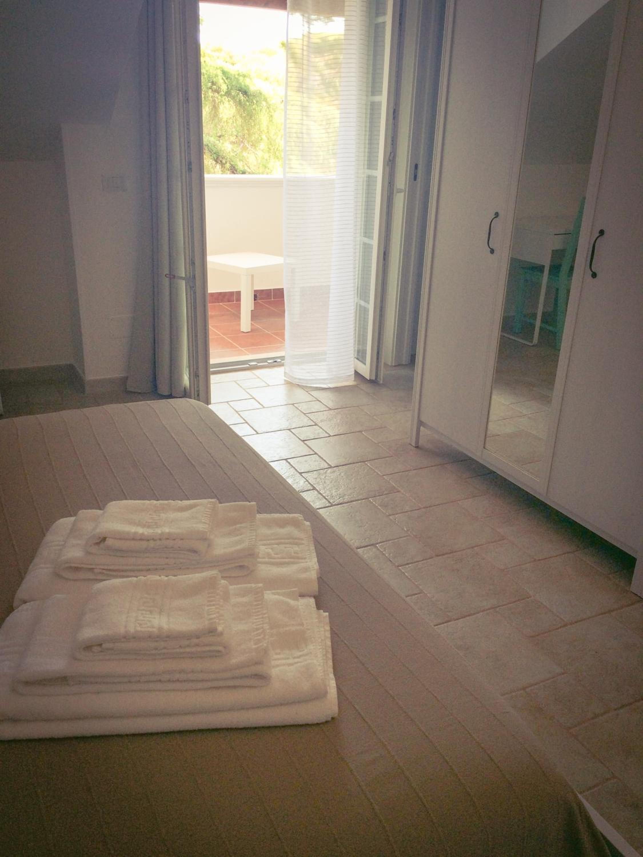 Double Room with Private Bathroom - Photo 1