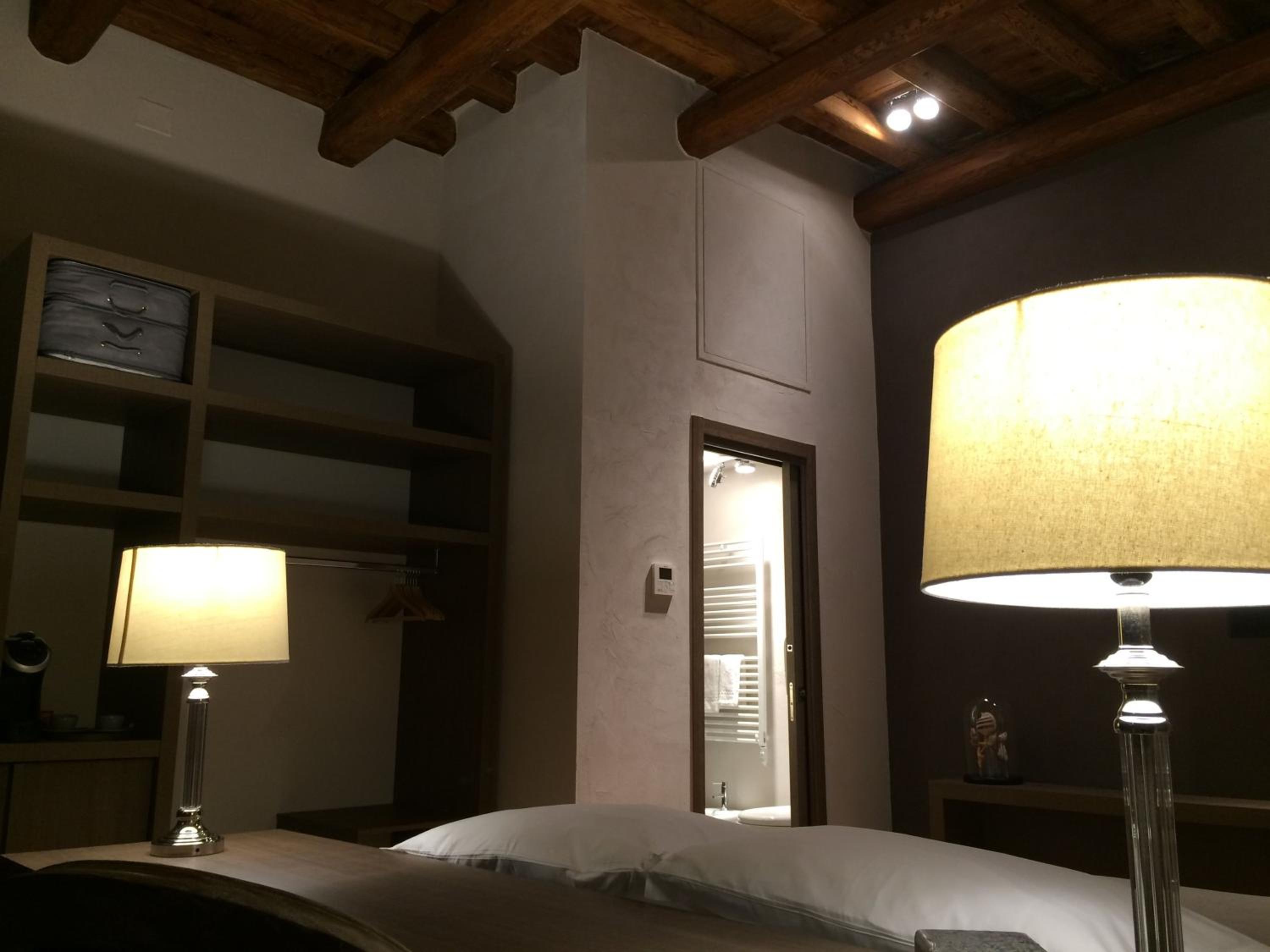 Deluxe Double Room with Balcony - Photo 27