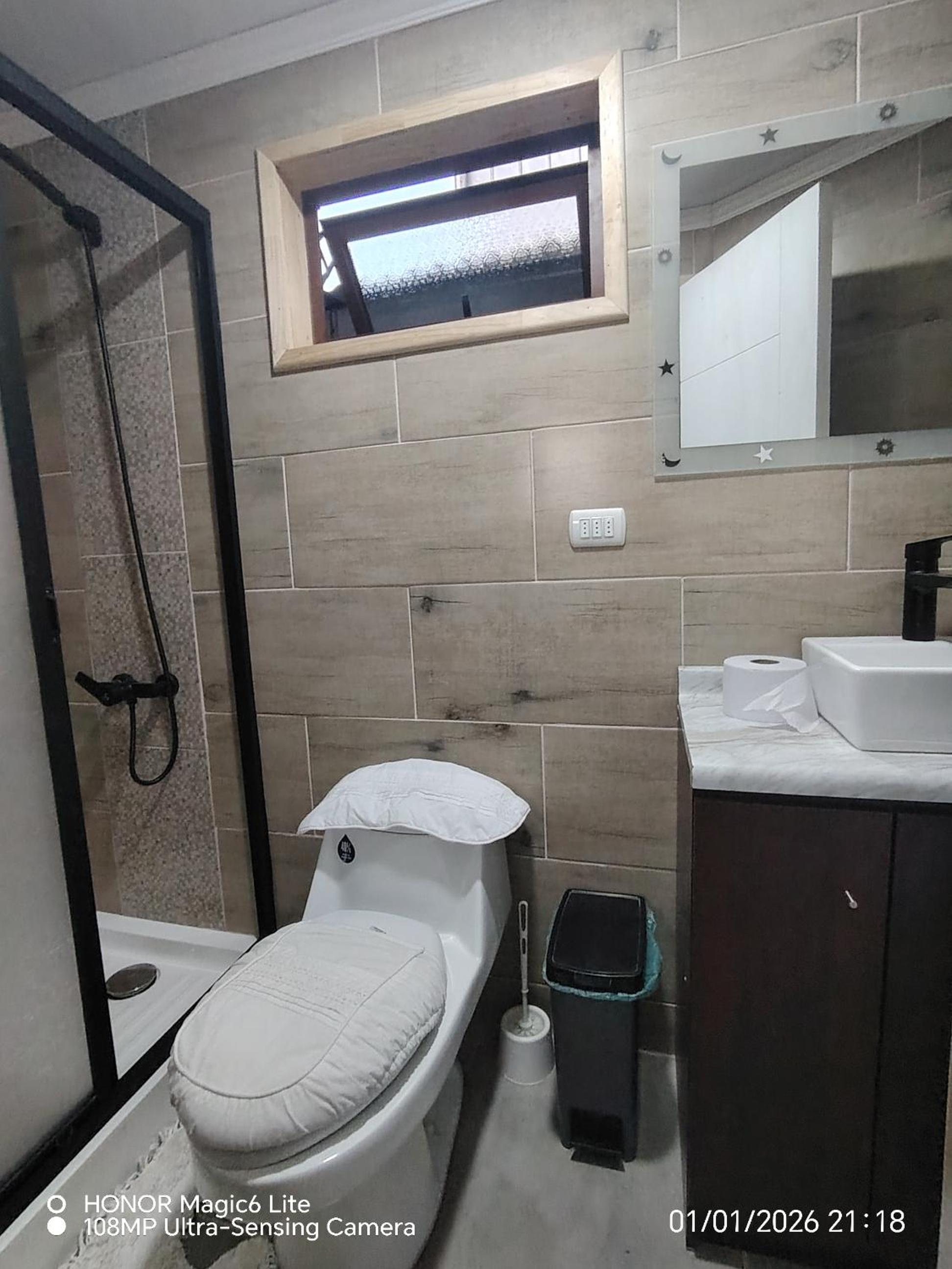 Double Room with Private Bathroom photo 2