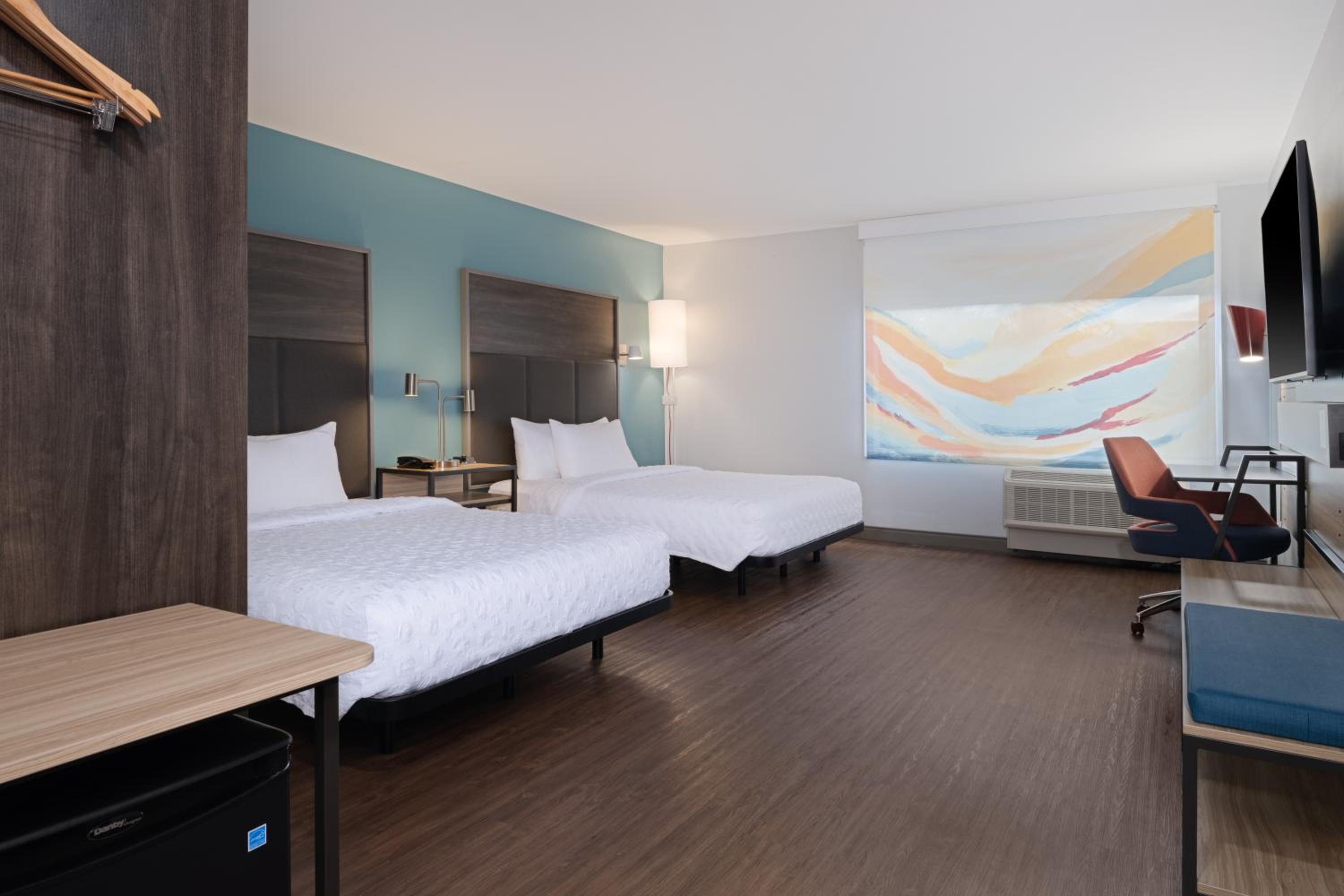 Queen Room with Two Queen Beds and Walk-In Shower - Photo 2