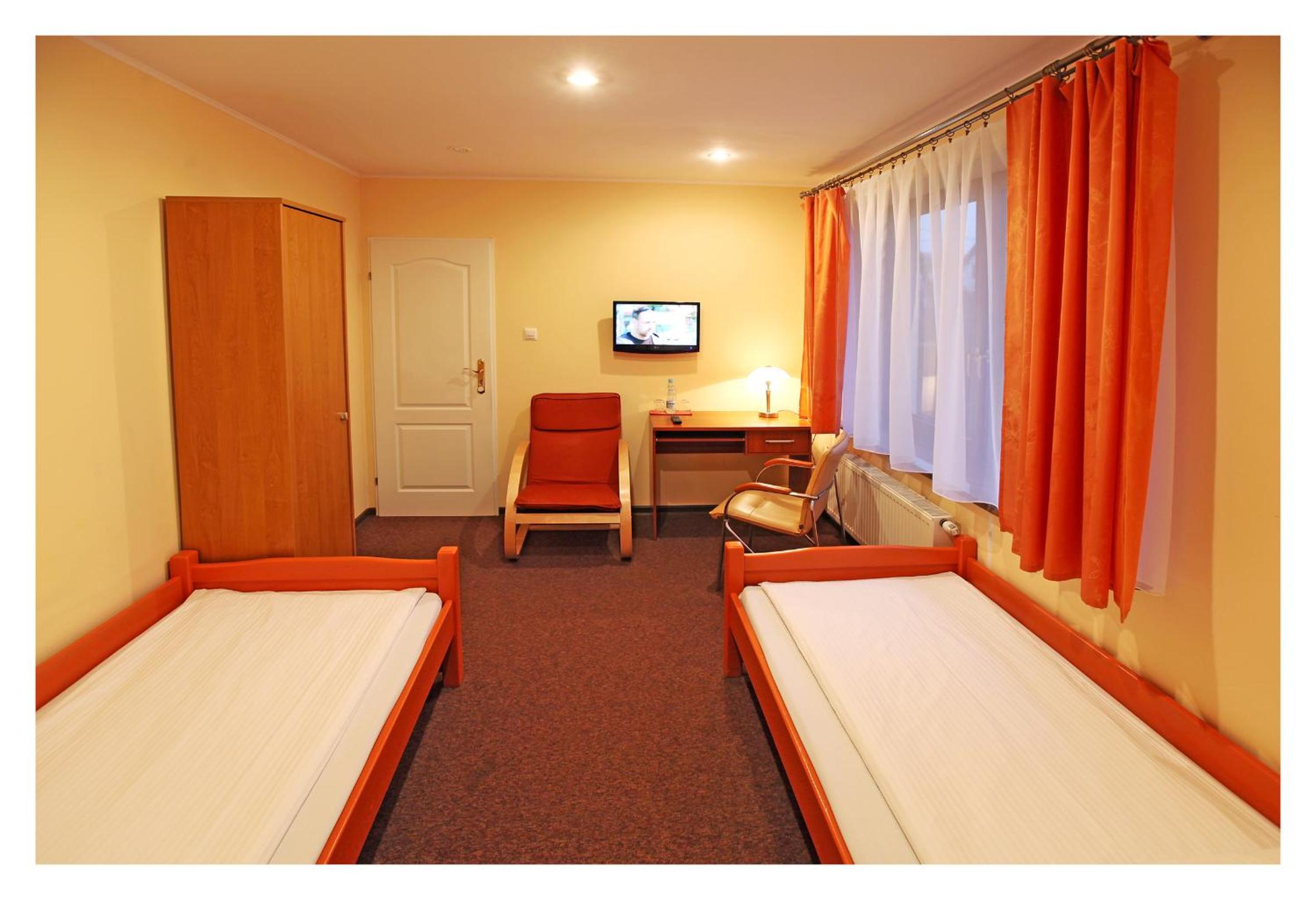 Double or Twin Room - Photo 2