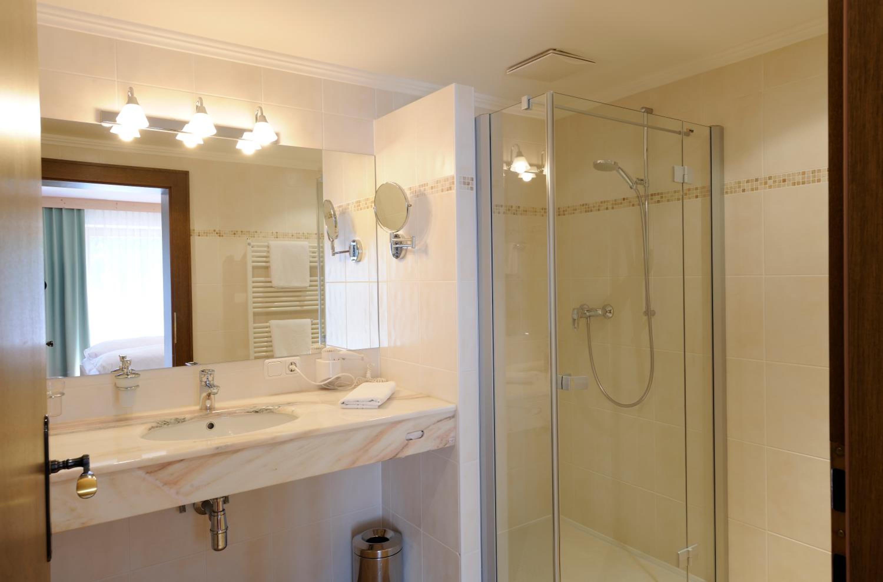 Superior Double Room with Balcony - Photo 3