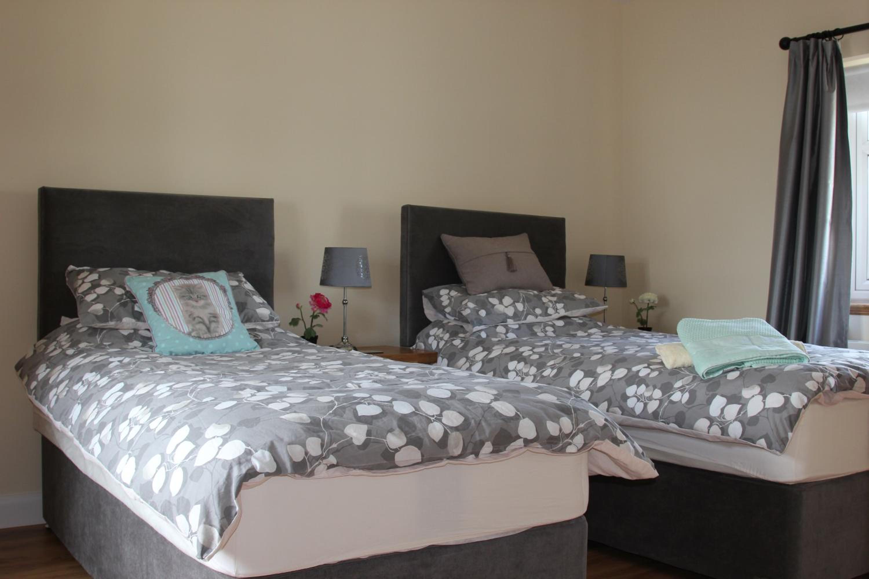 Two-Bedroom House - Photo 1