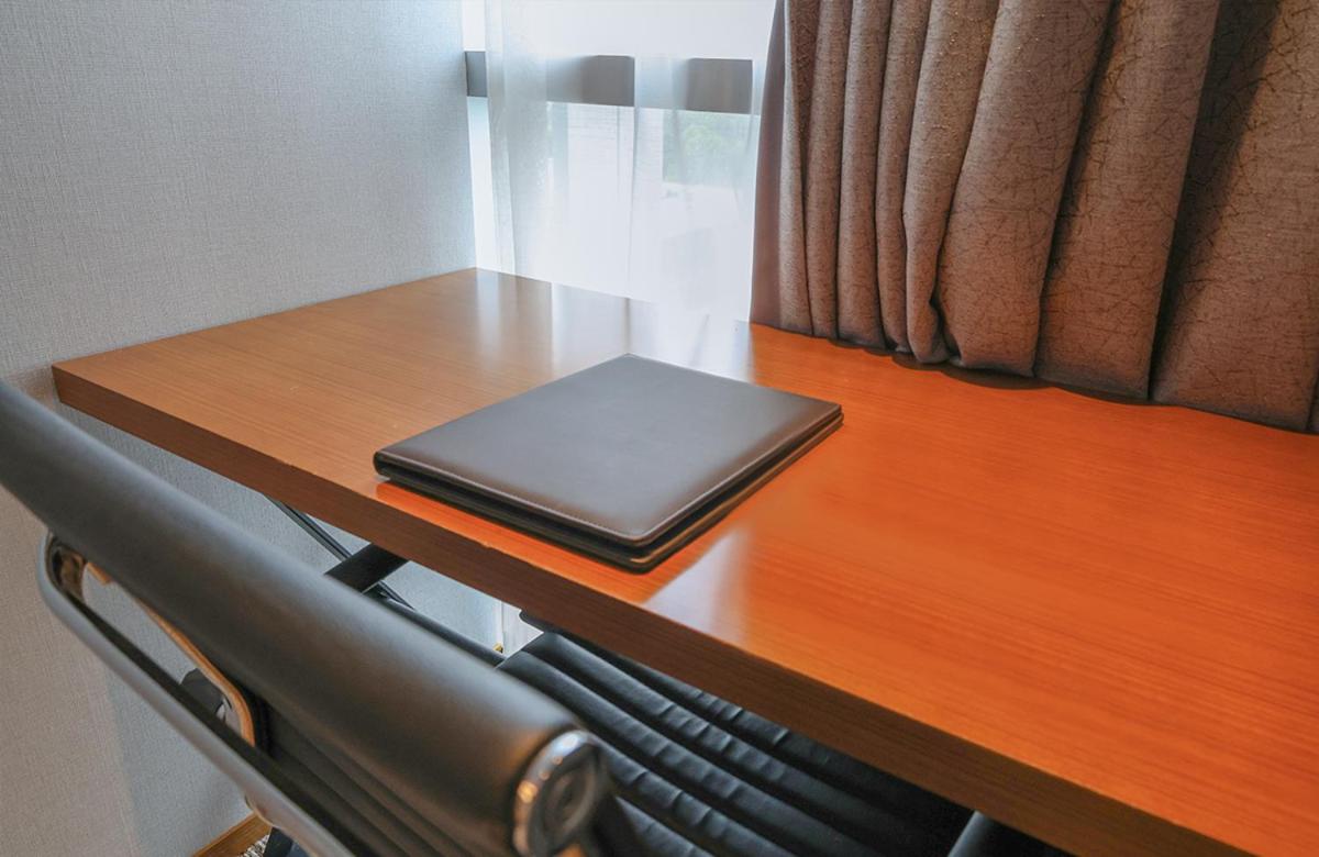 [Check-in 6:00 PM] Executive Suite