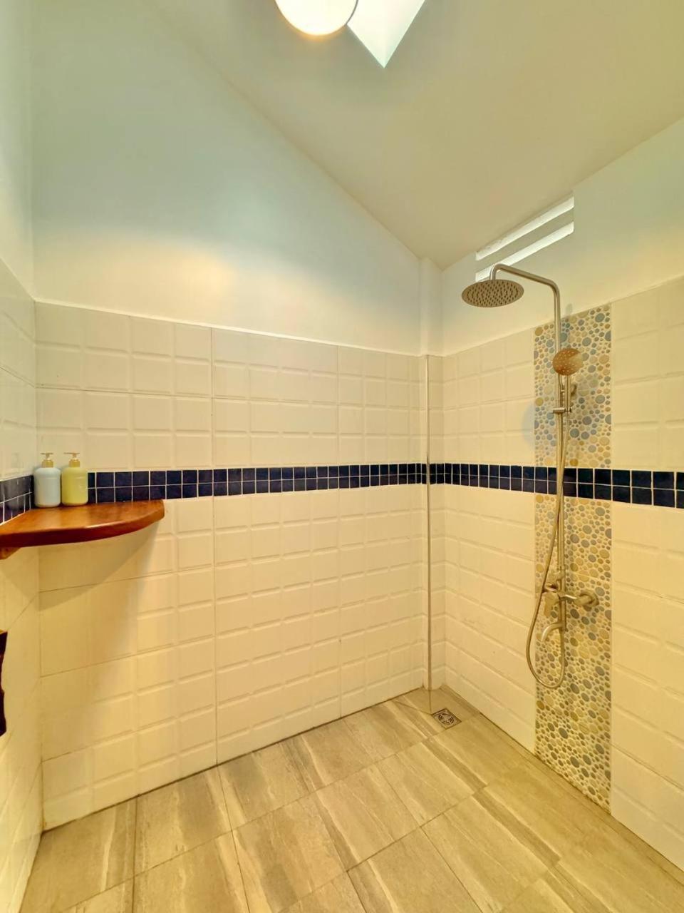 Deluxe Quadruple Room - Photo 3