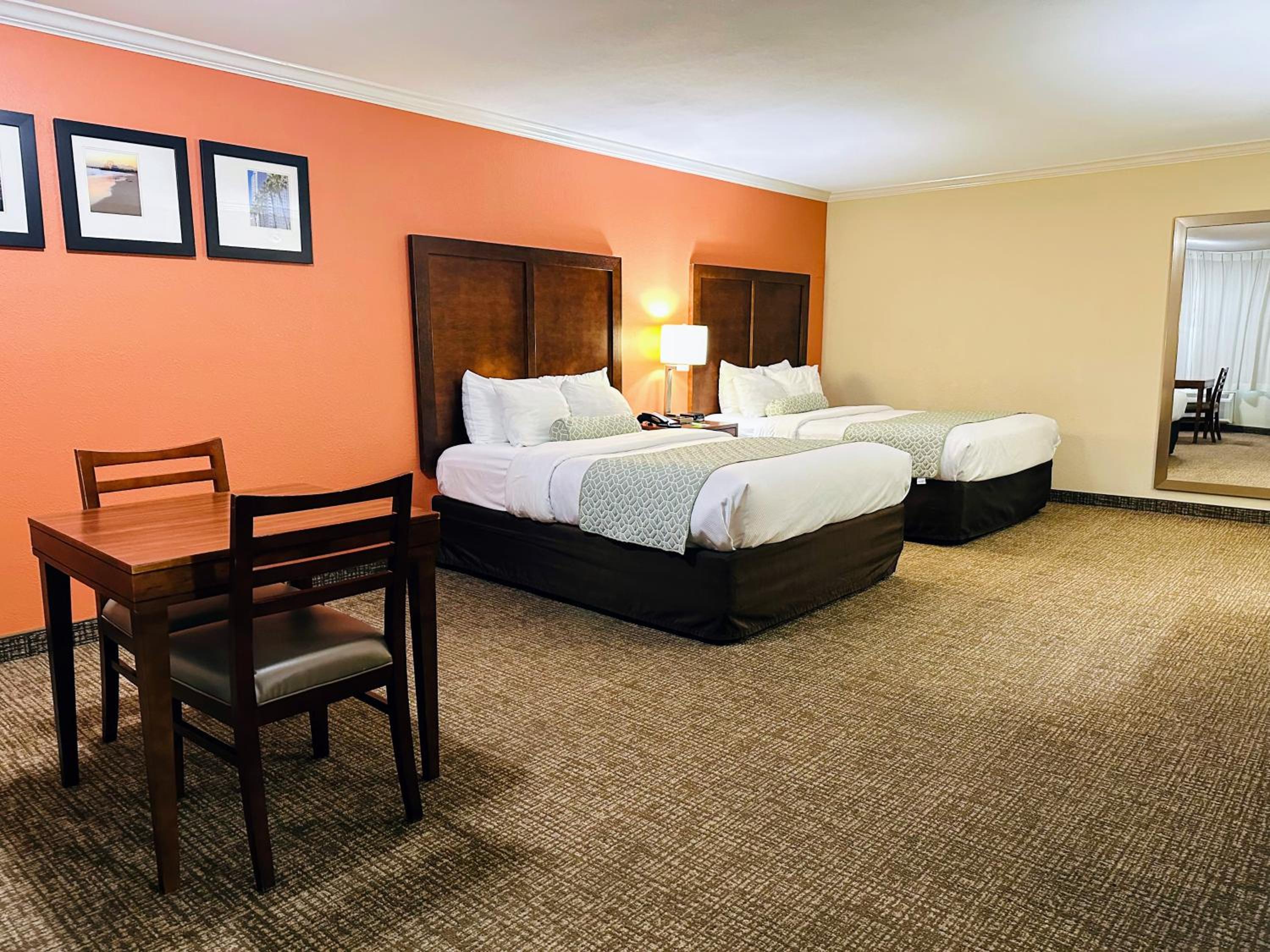 Deluxe Queen Room