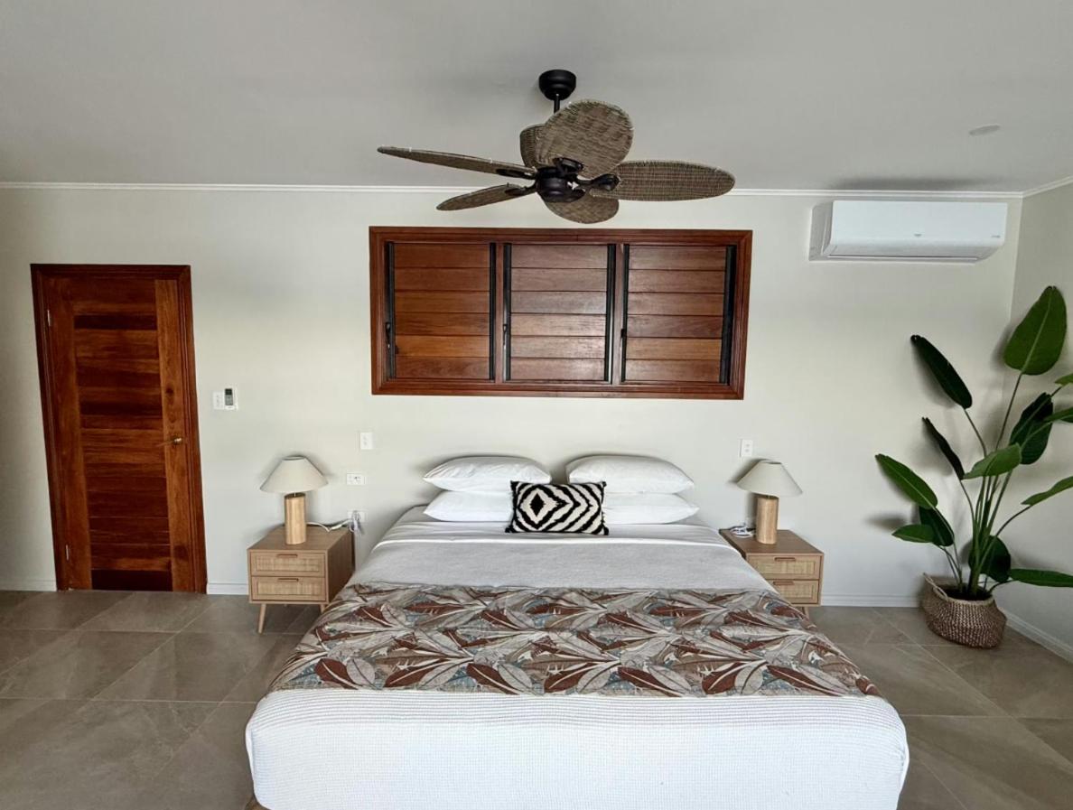 Oceanfront Villa photo 3