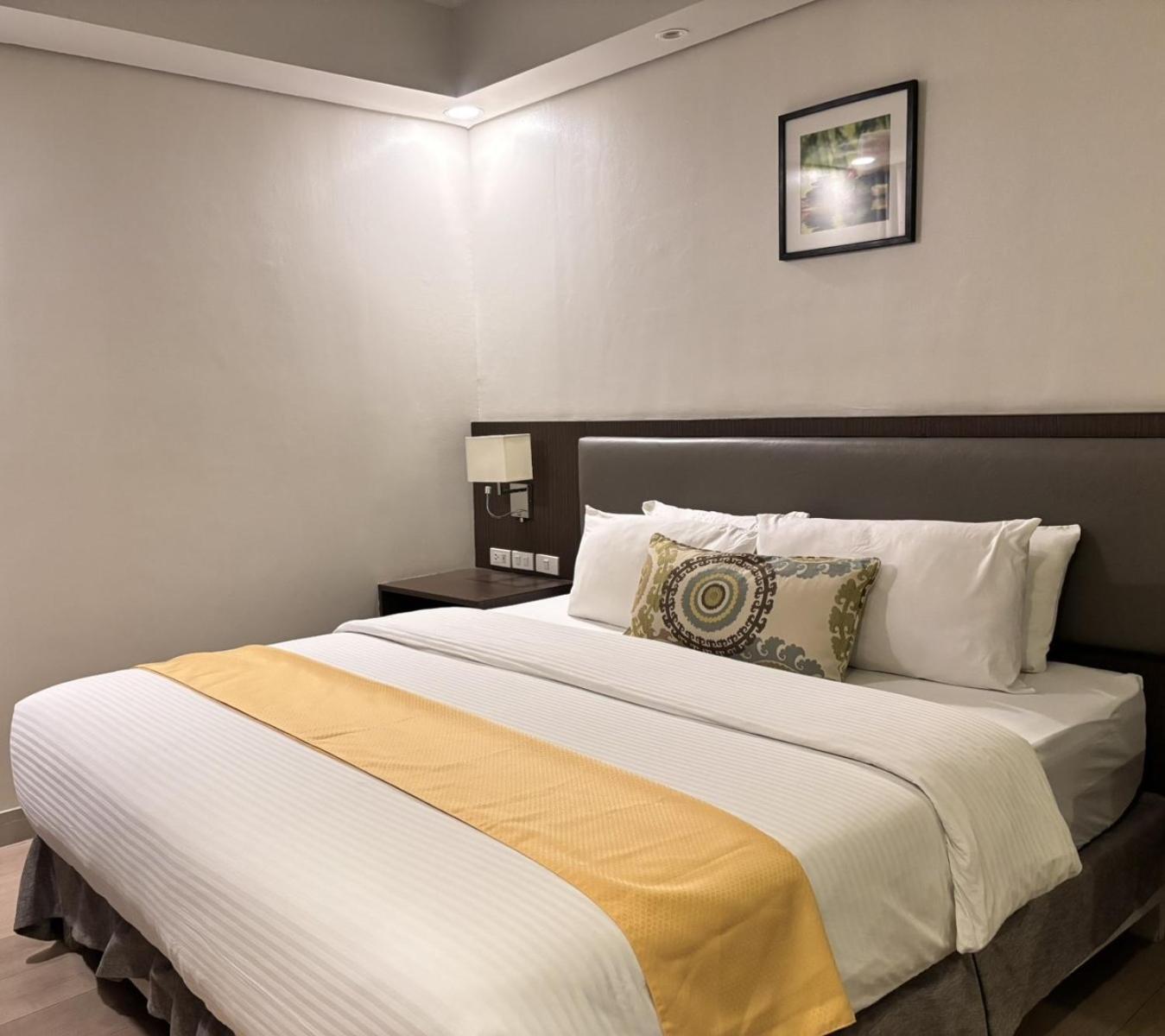 Deluxe Suite Deluxe Suite