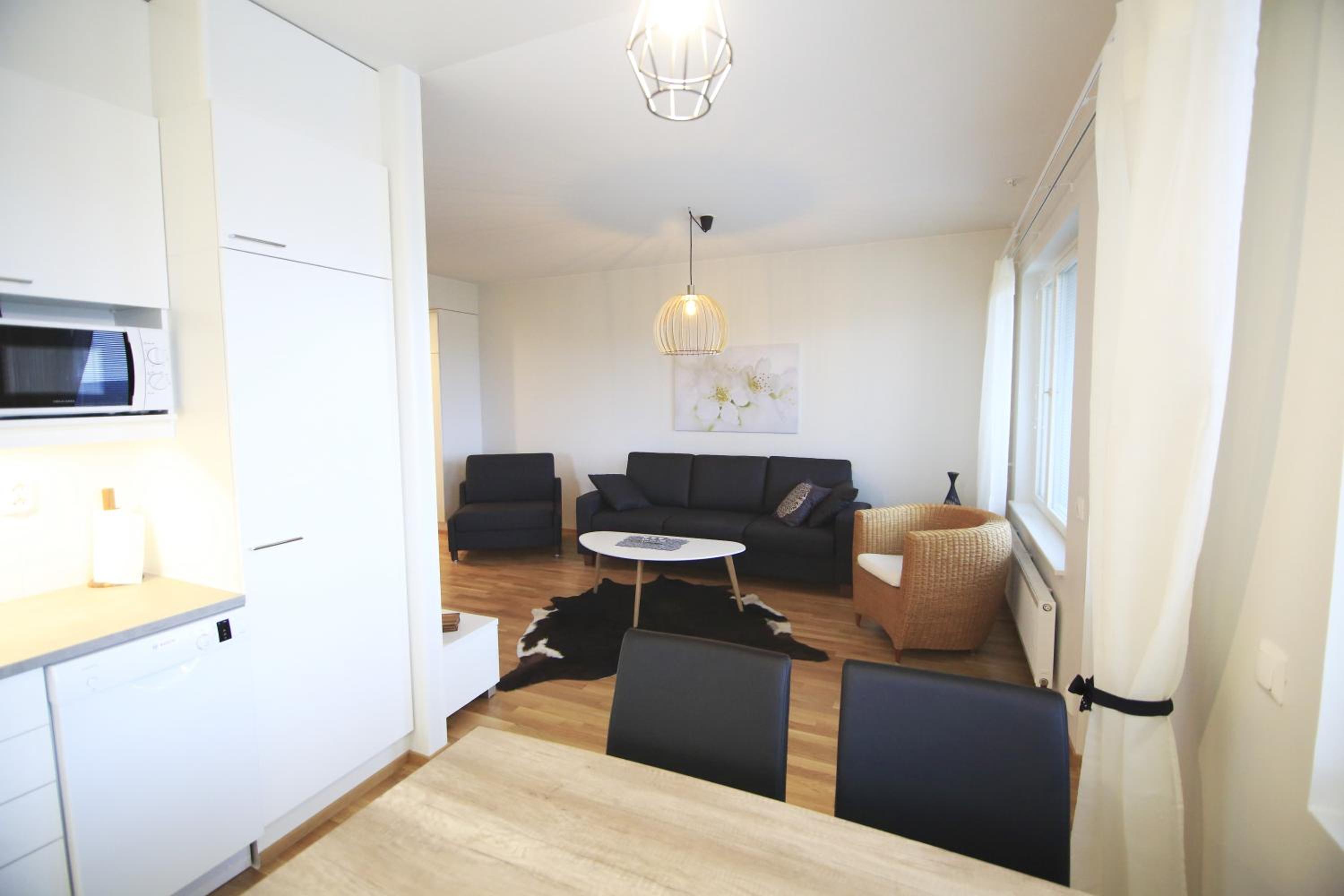 Apartment with Lake View - Photo 11