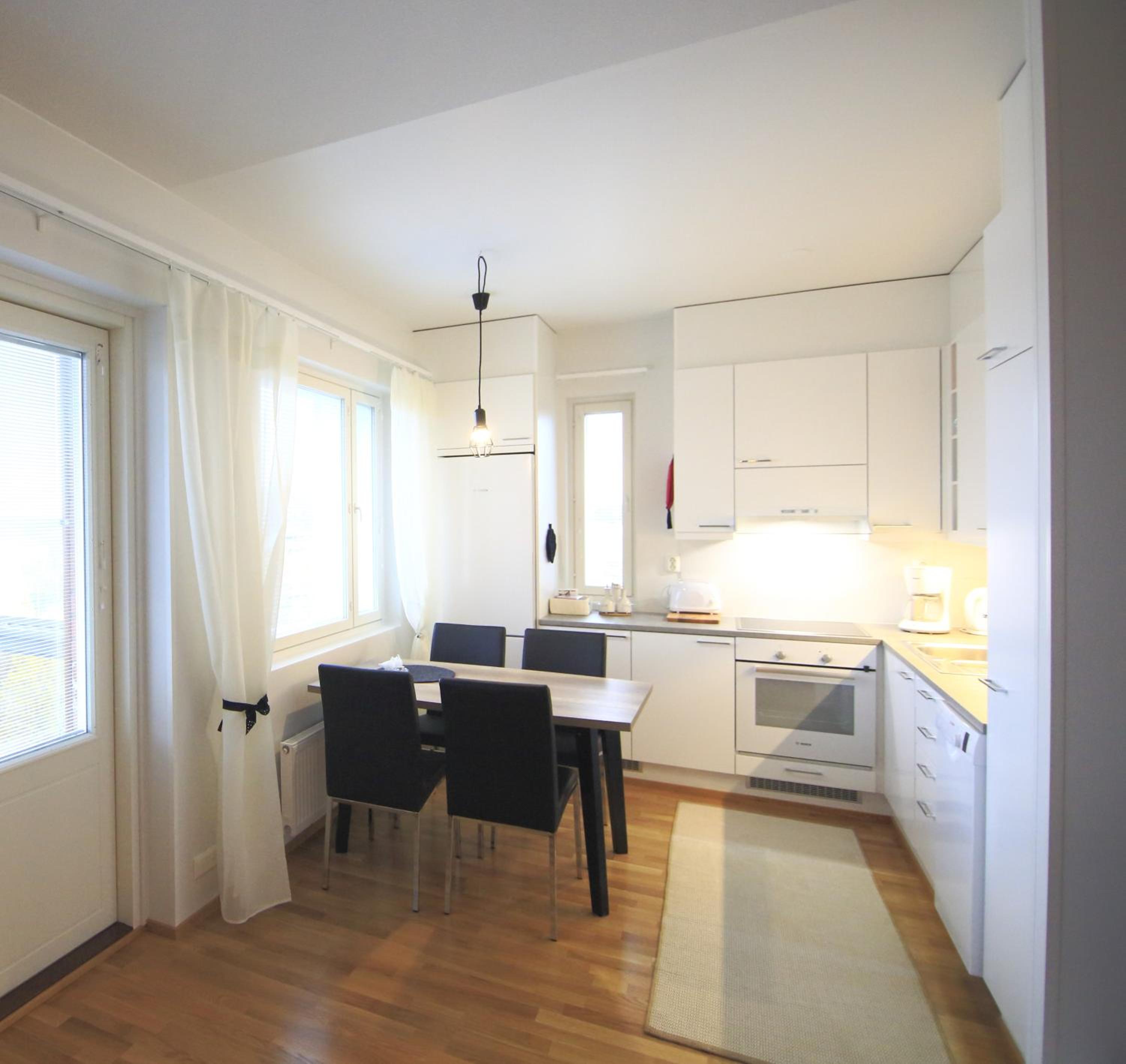 Apartment with Lake View - Photo 14