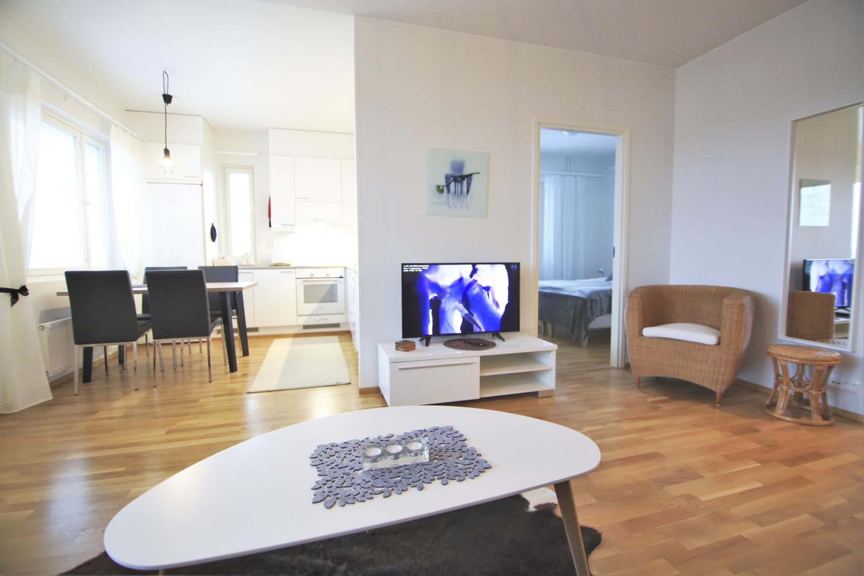 Apartment with Lake View - Photo 15