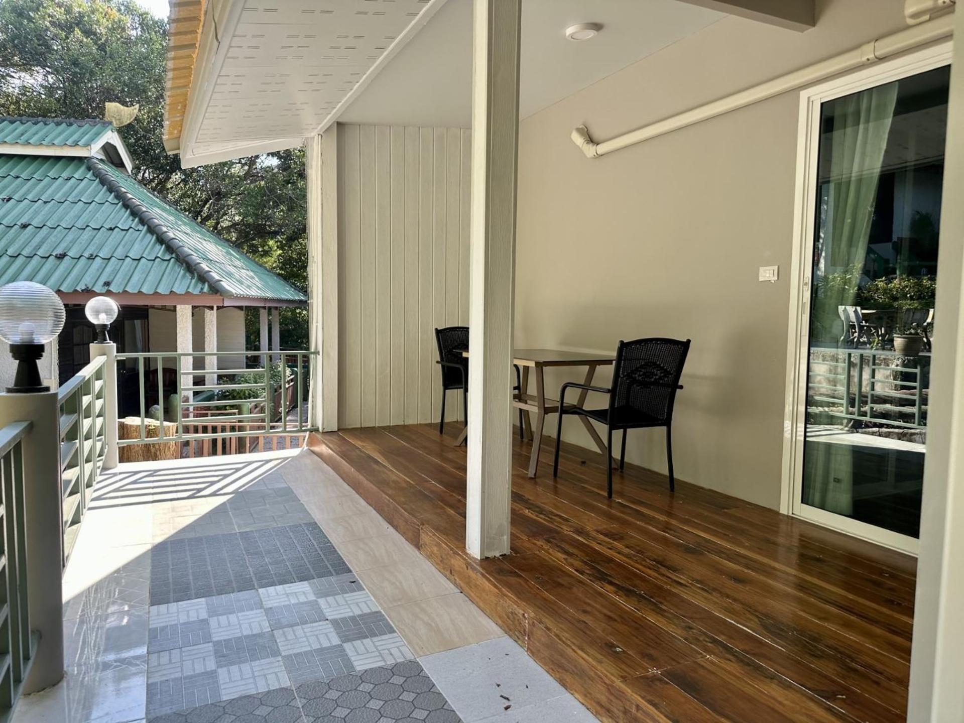 Family Room with Garden View