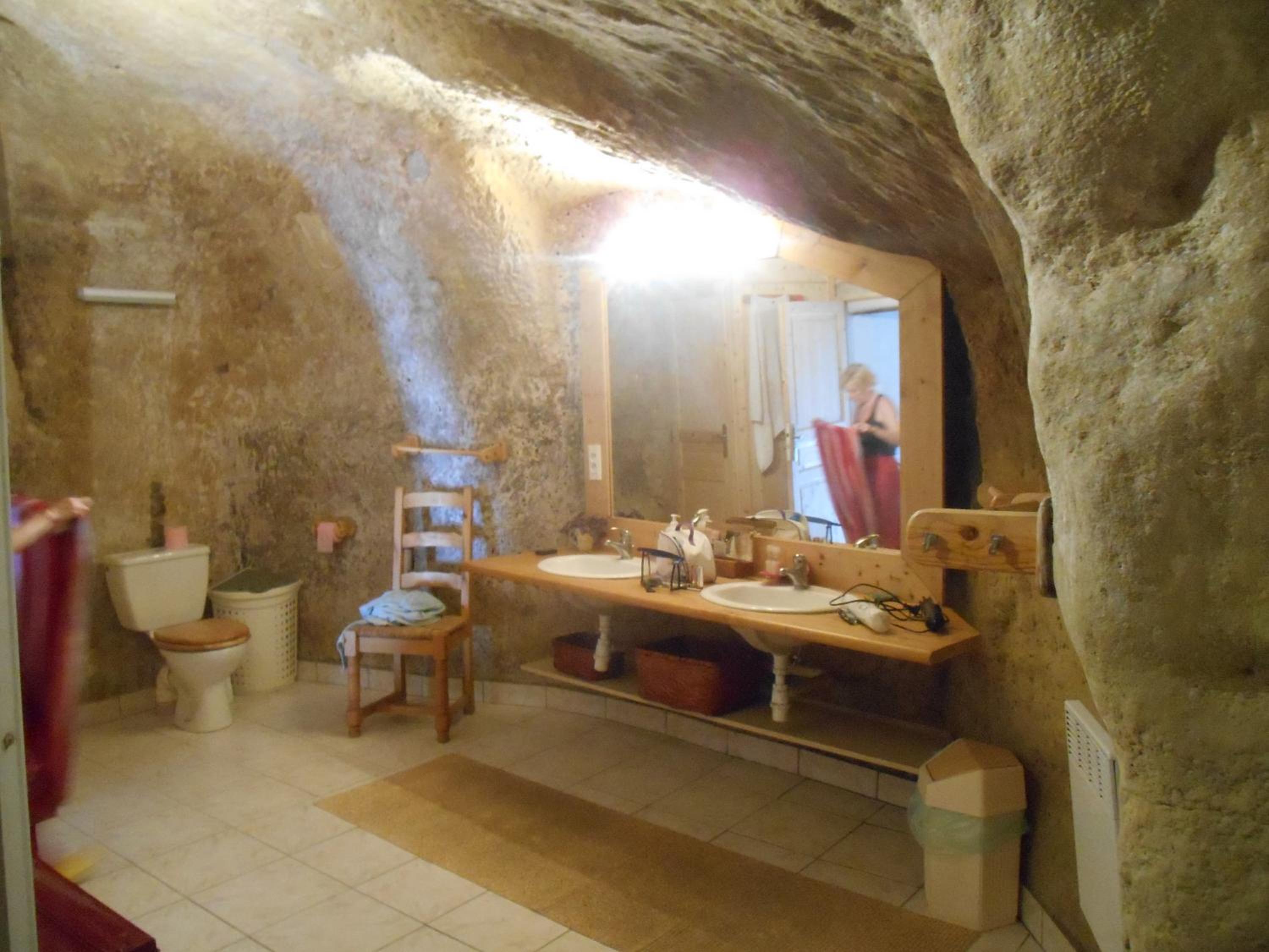 Two-Bedroom House - Photo 9