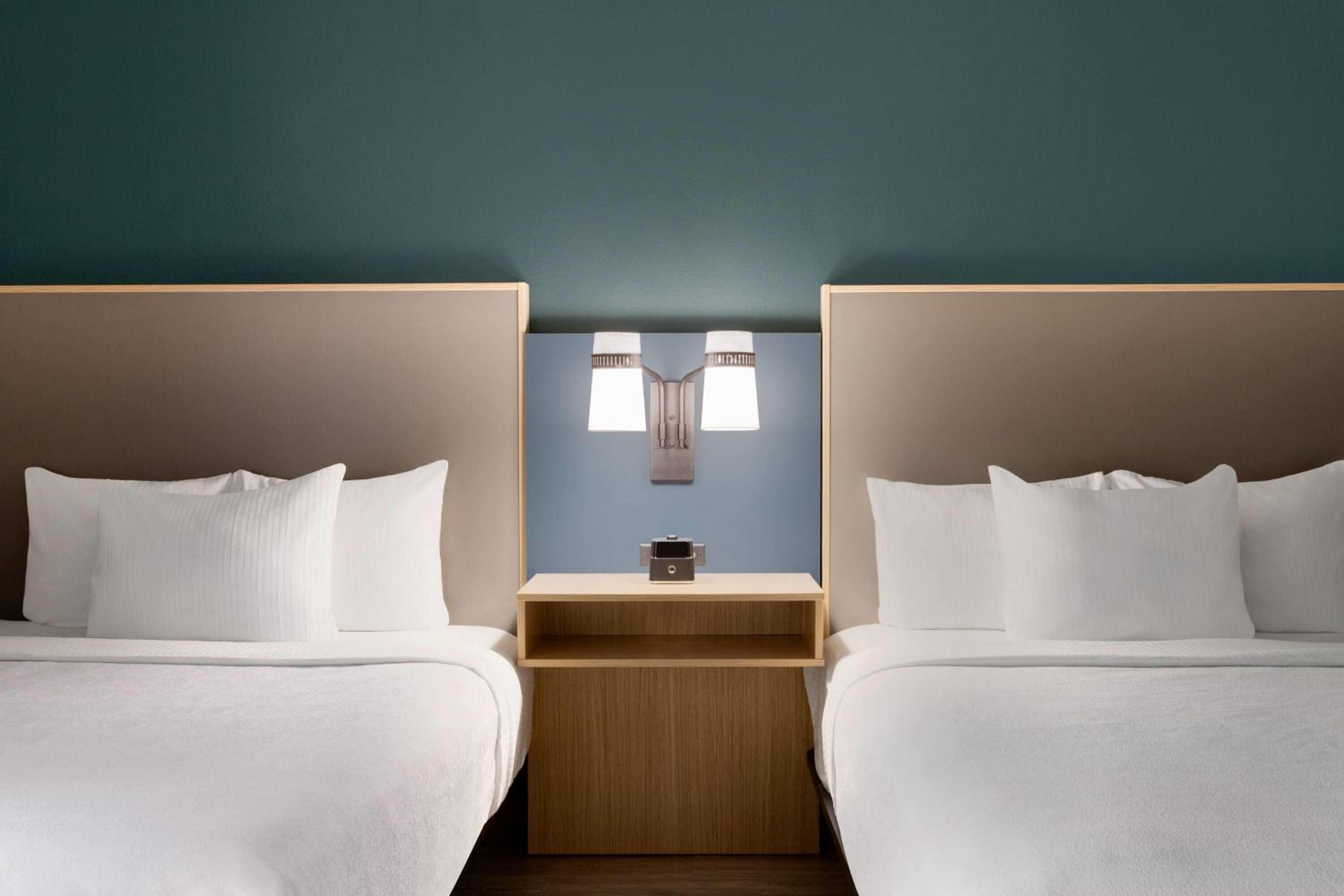 Deluxe Queen Room with Two Queen Beds and Tub with Grab Bars - Mobility/Hearing Accessible - Non-Smoking - Photo 1