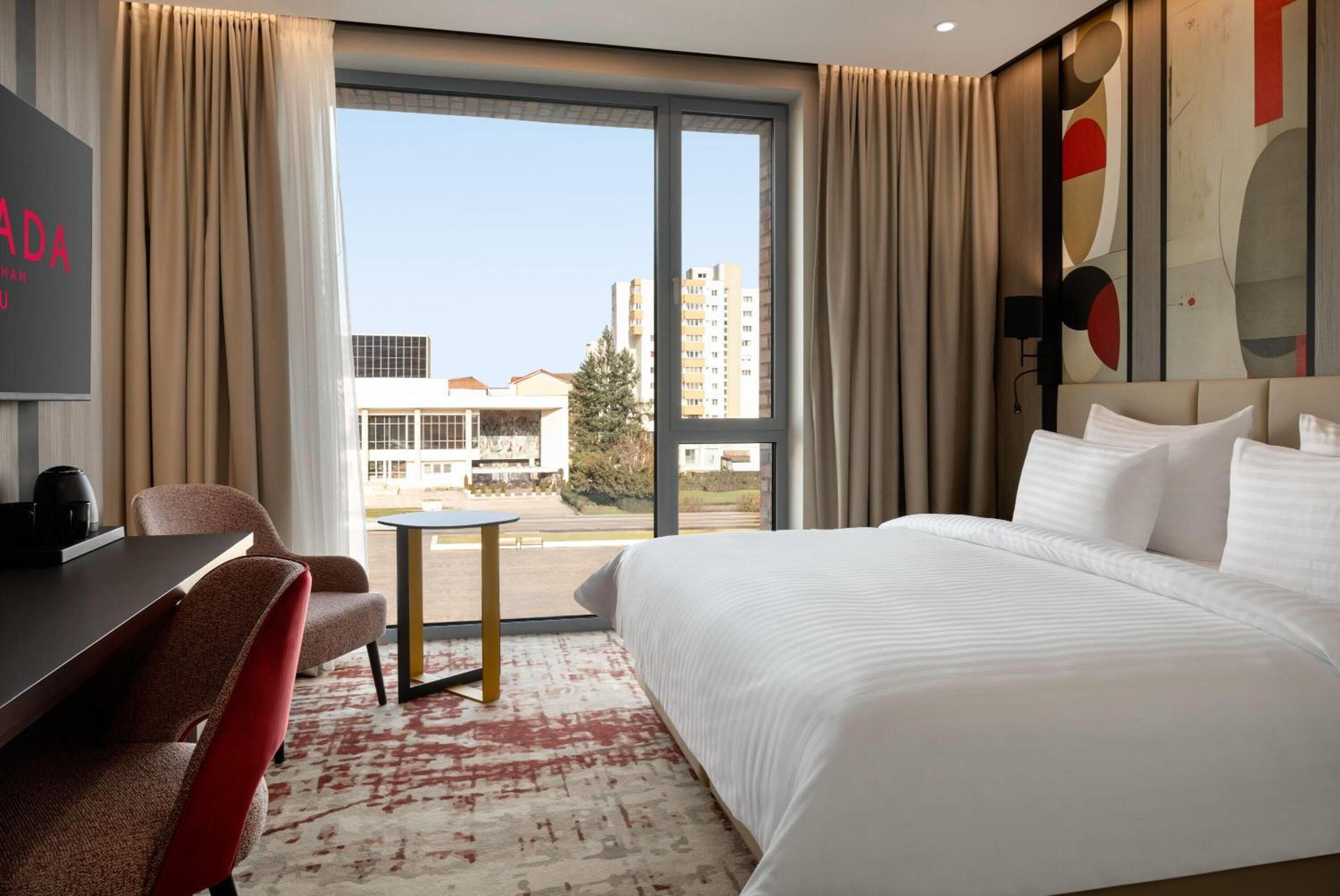 Standard King Room photo 1