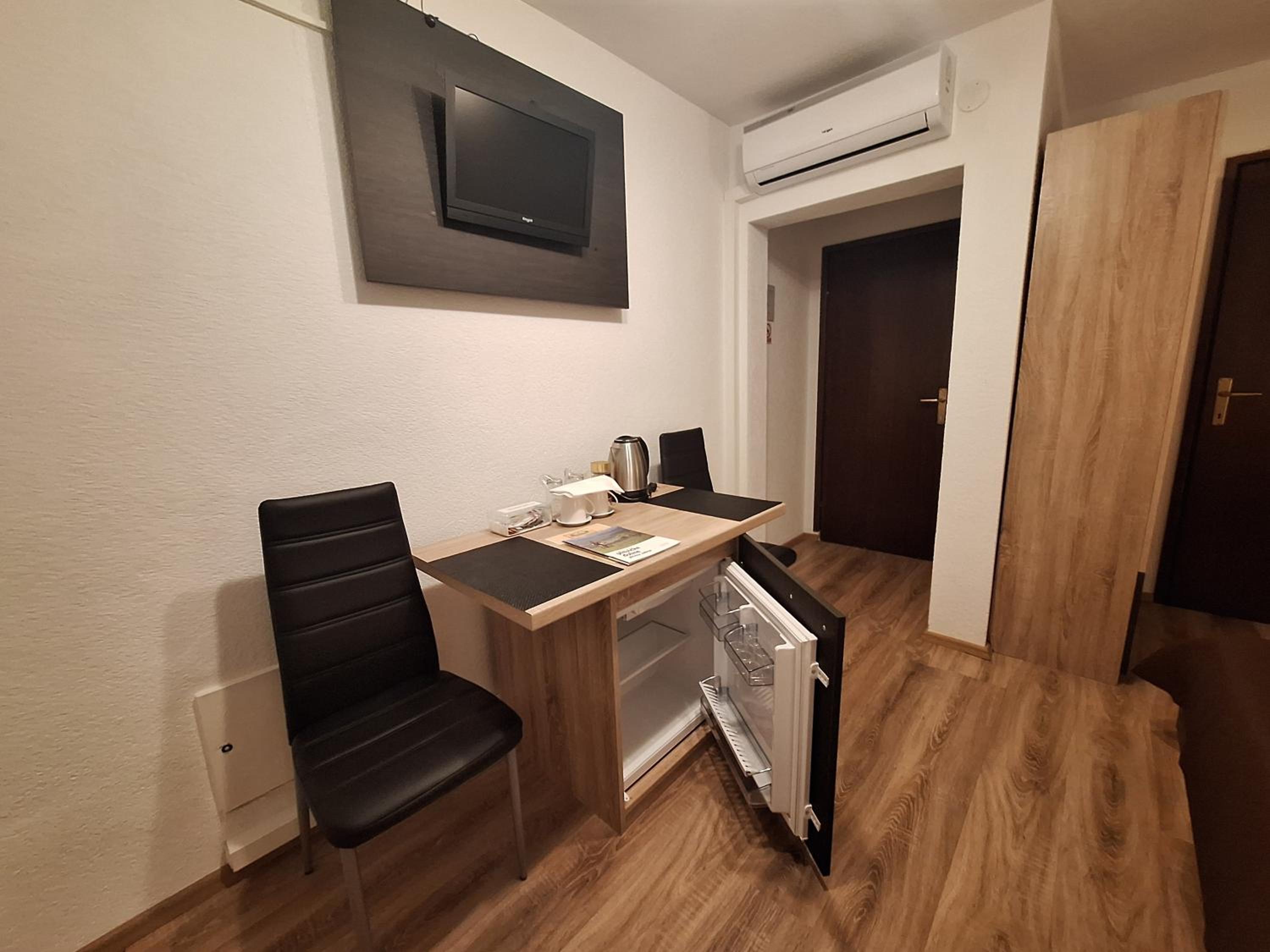 Large Single Room photo 2