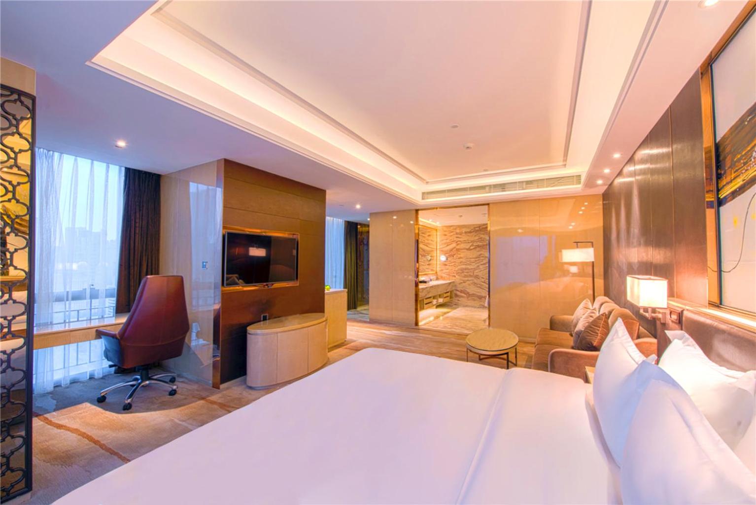Vaperse Junior Suite Tower View(King Bed) photo 3