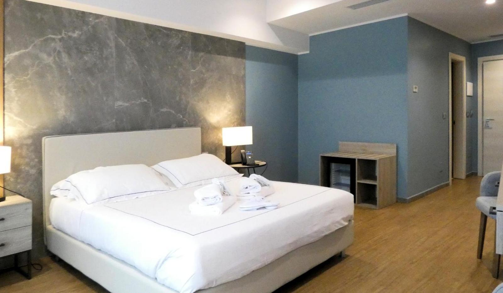 Junior Suite with Sea View photo 2