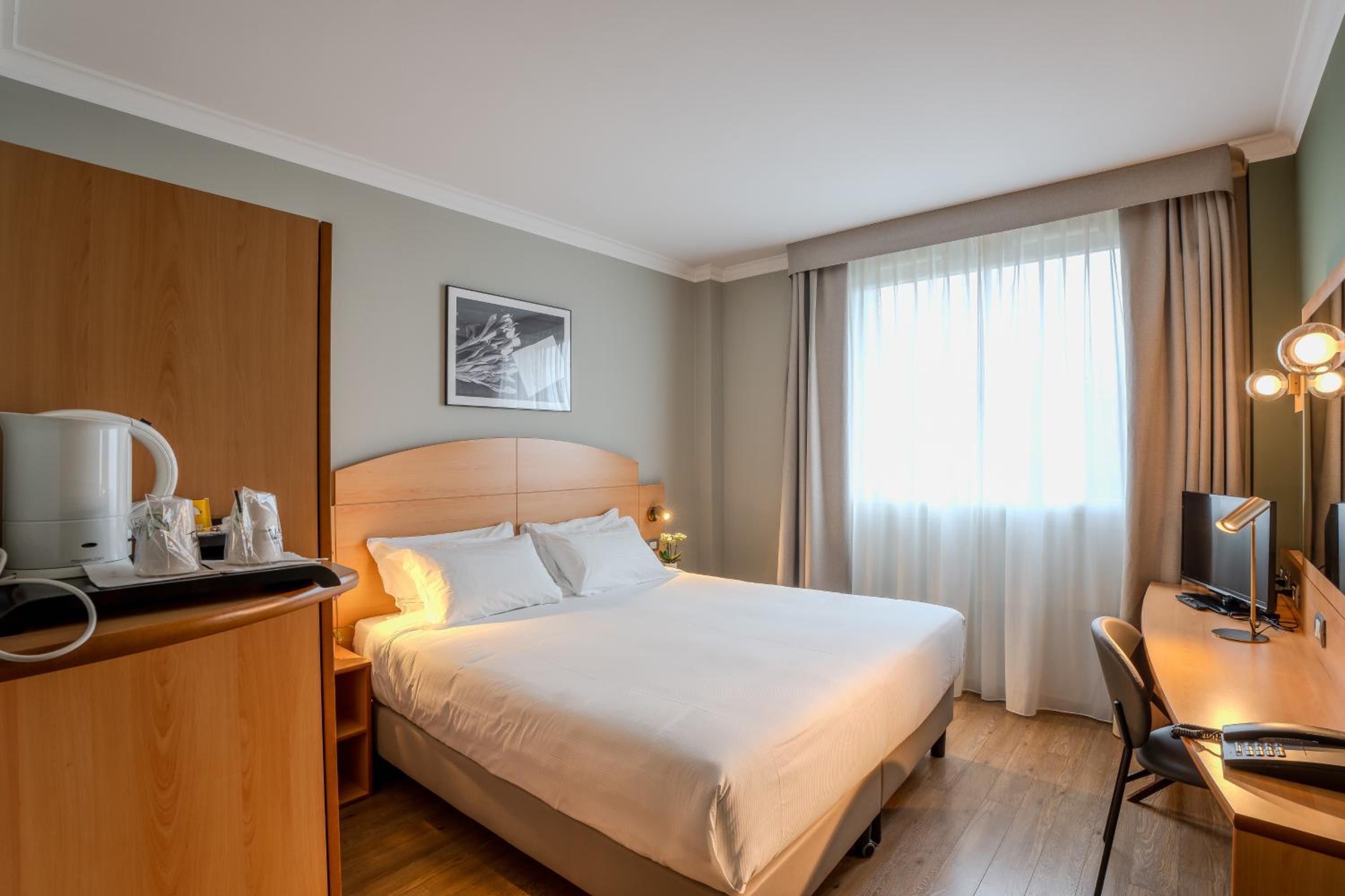 Standard Queen Room - Photo 1