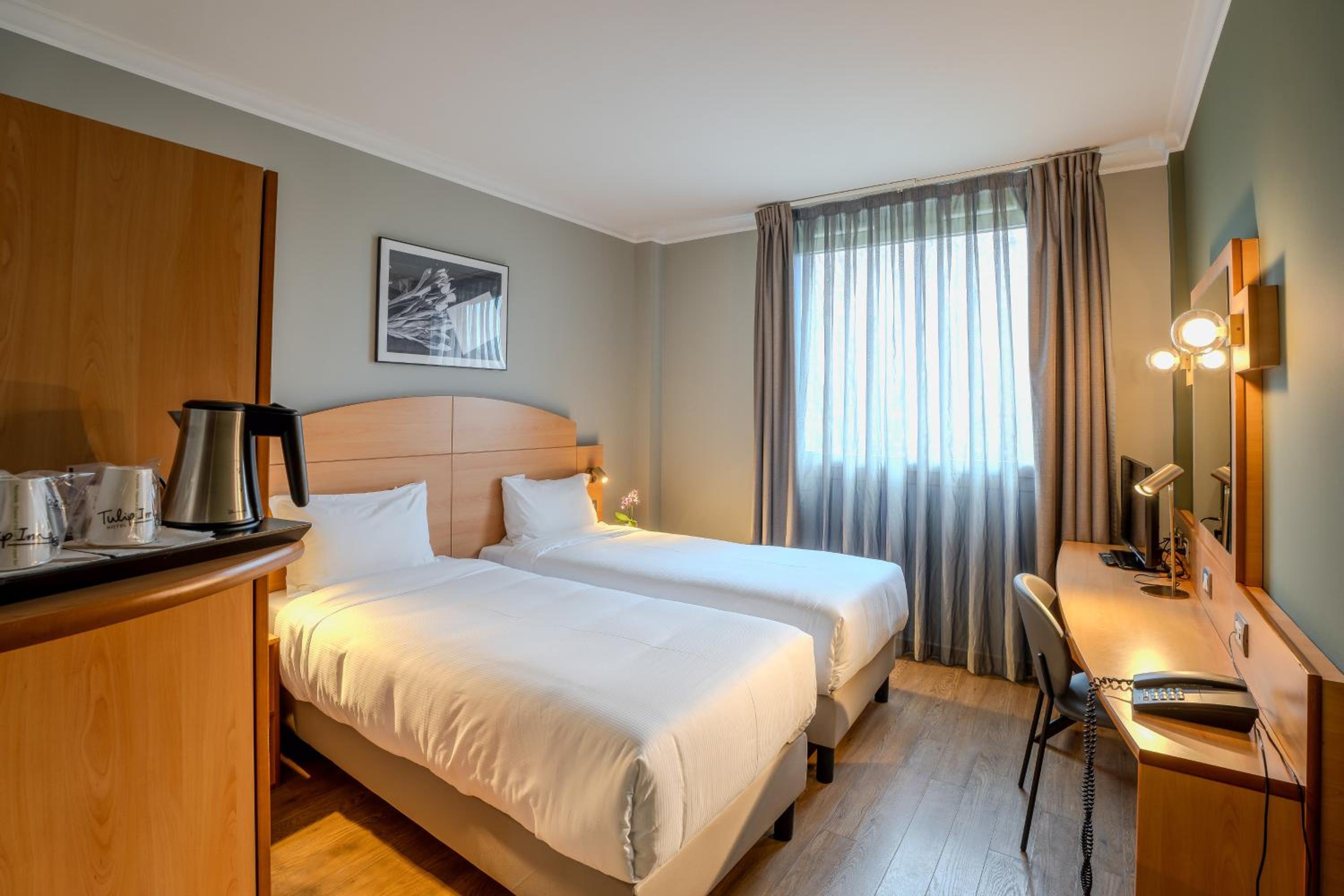 Standard Twin Room - Photo 2