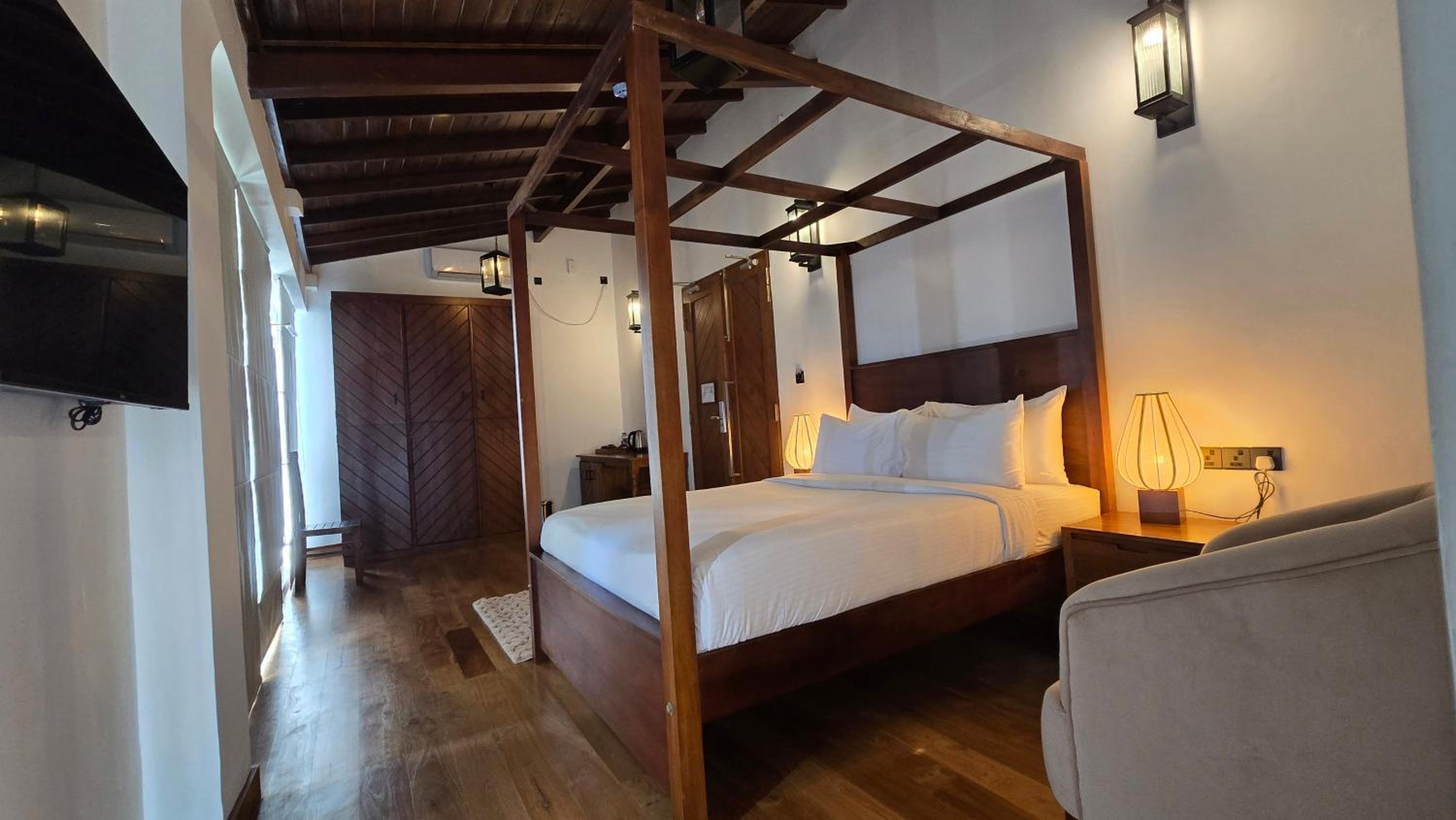 Standard Queen Room - Direct Ocean View photo 3