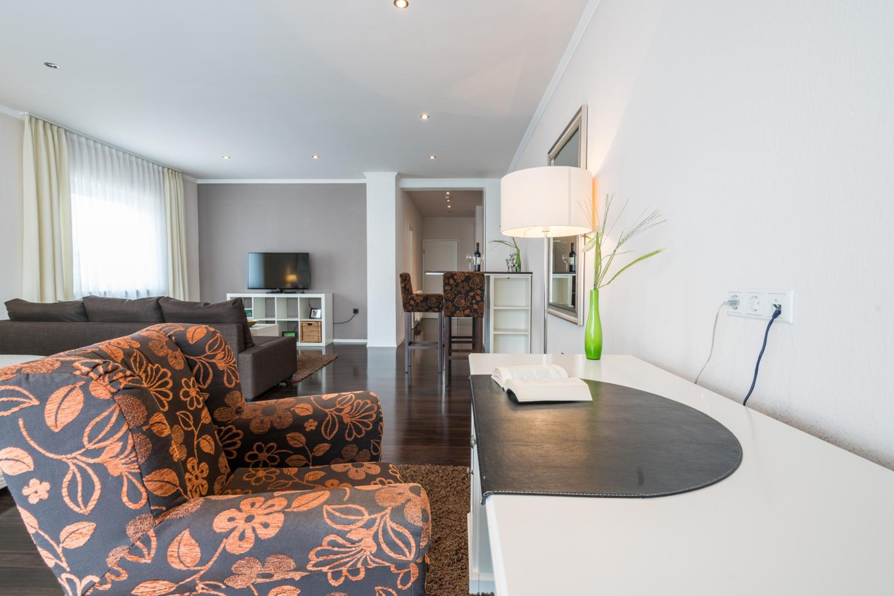 One-Bedroom Apartment with Balcony photo 2