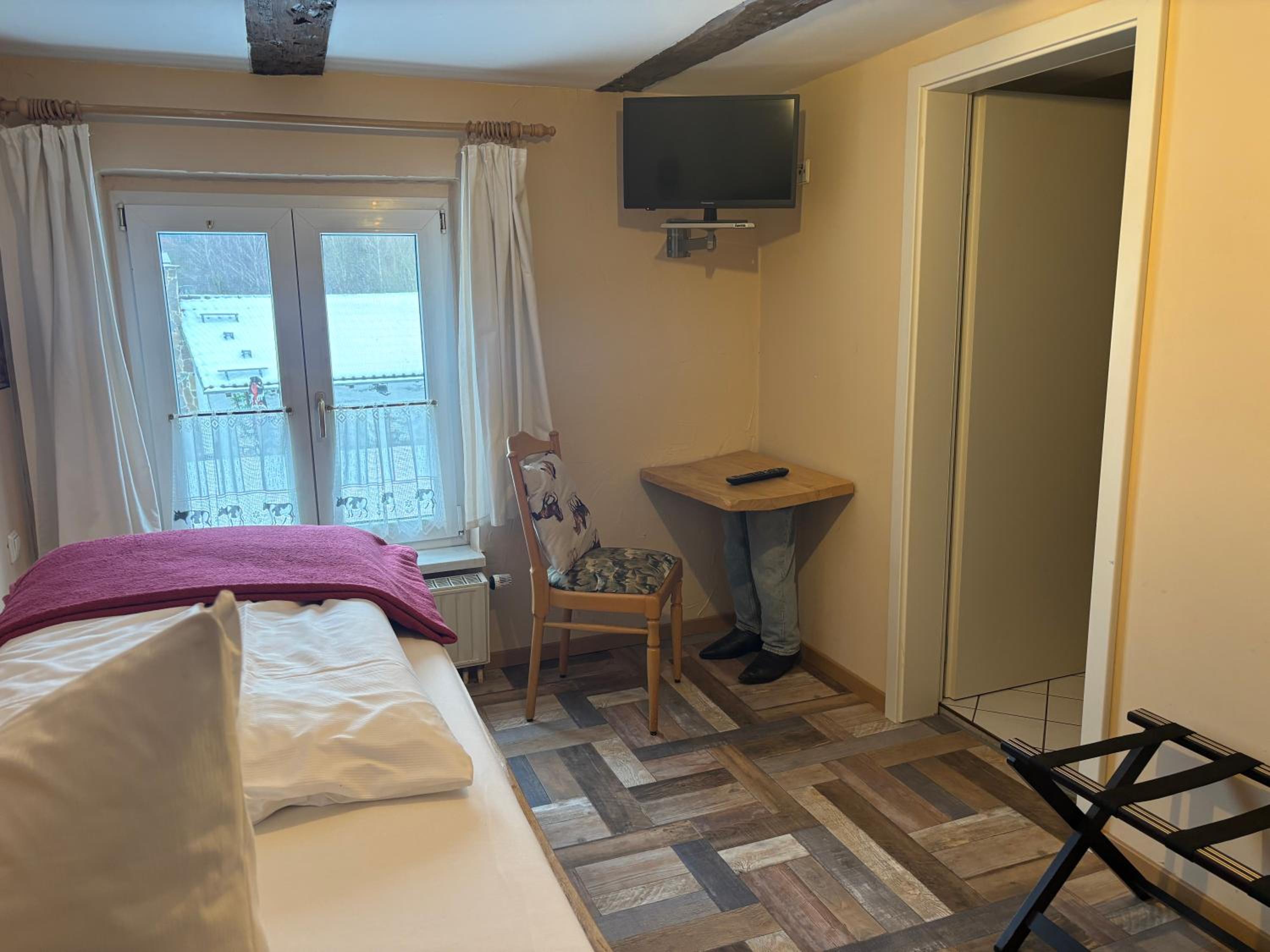 Single Room with Shower photo 3