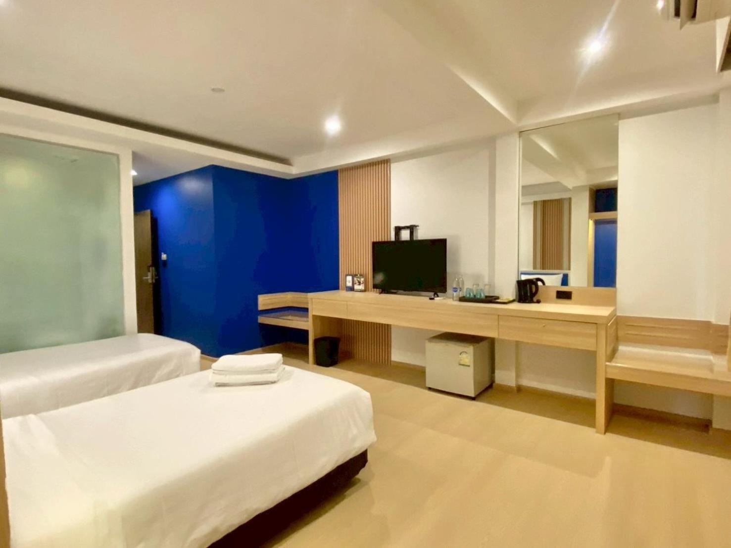 Superior Twin Room - Photo 11