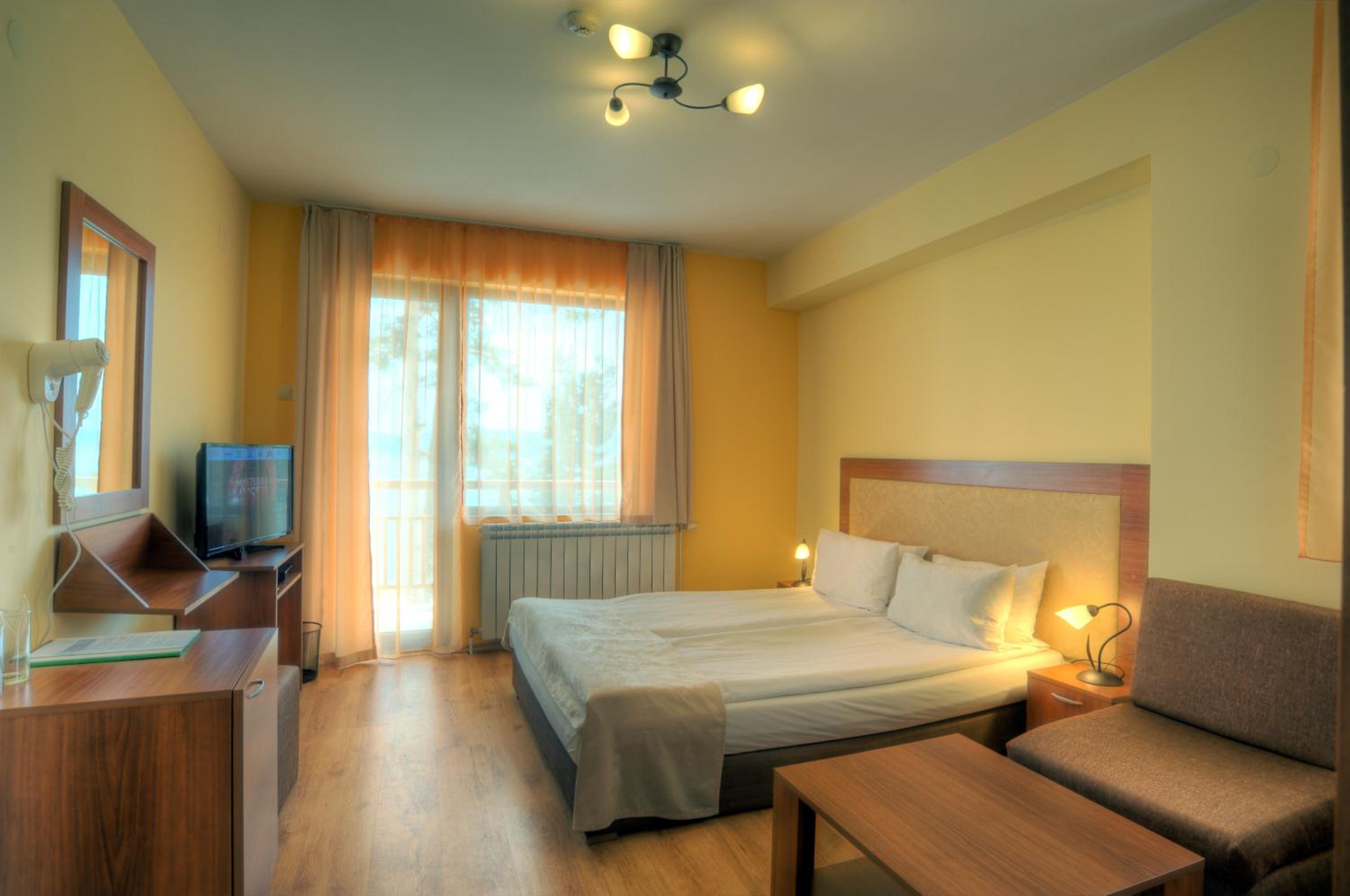 Double Room with Lake View - Photo 1