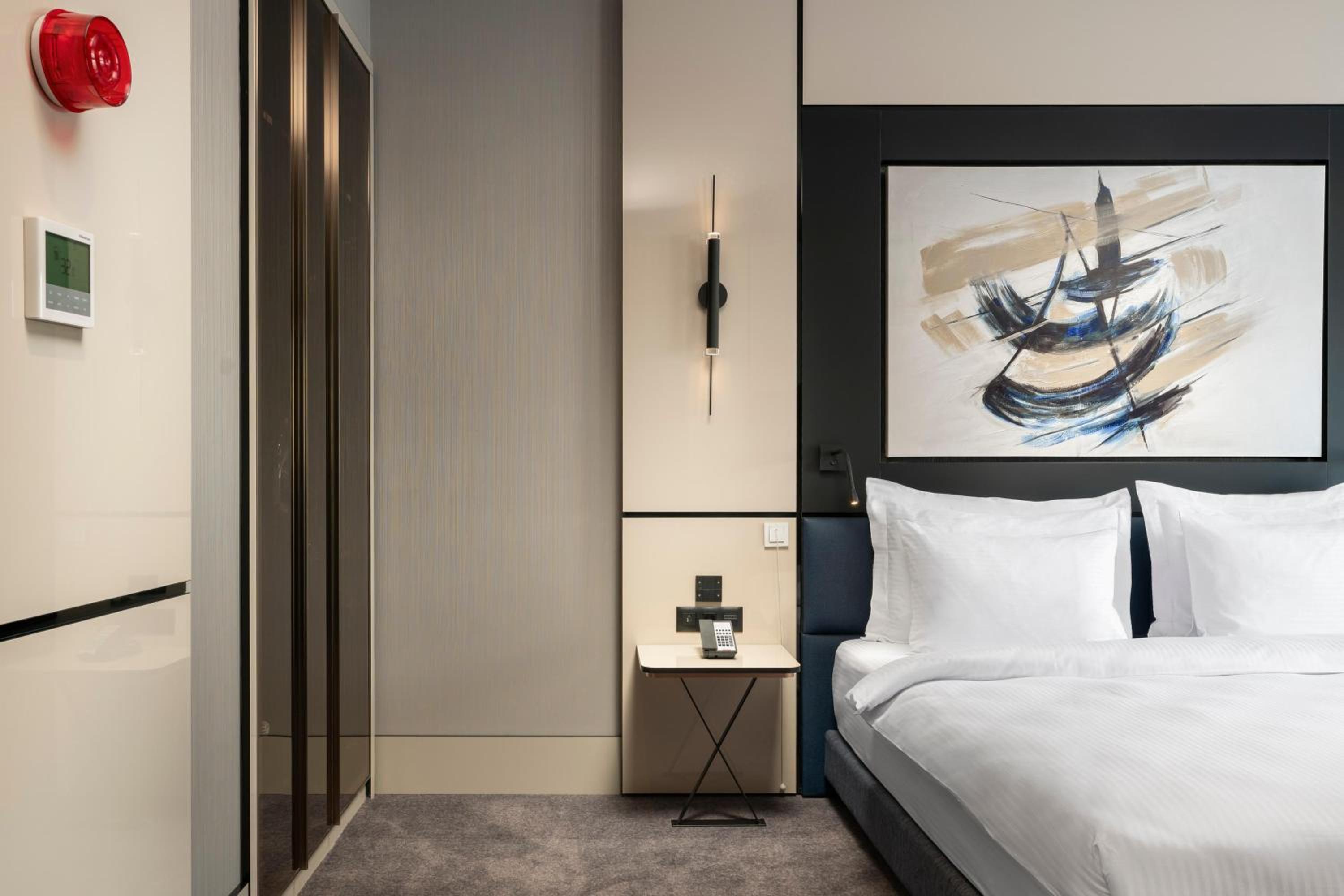 Standard King Room with Sea View