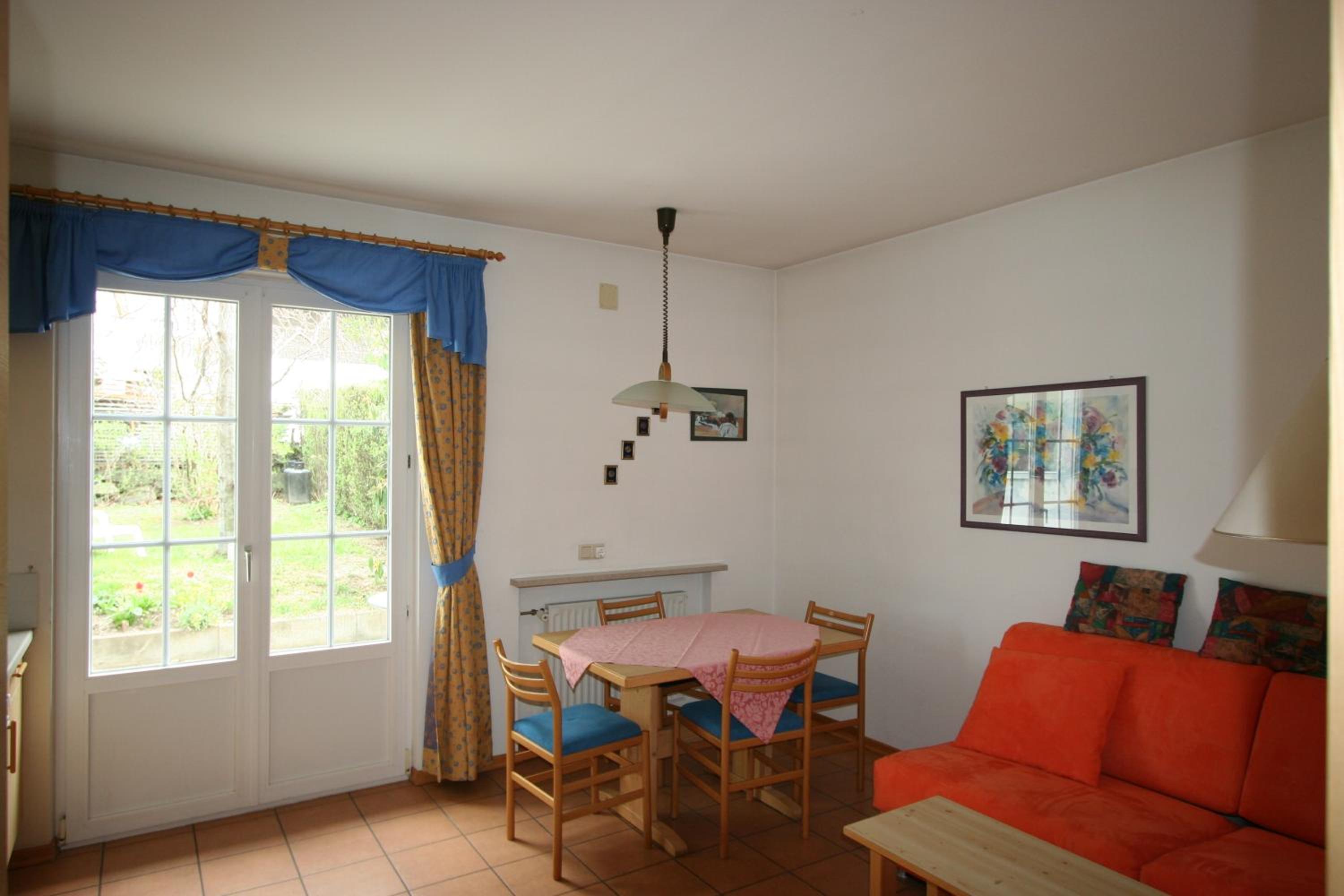 One-Bedroom Apartment with Terrace and Mountain View photo 2