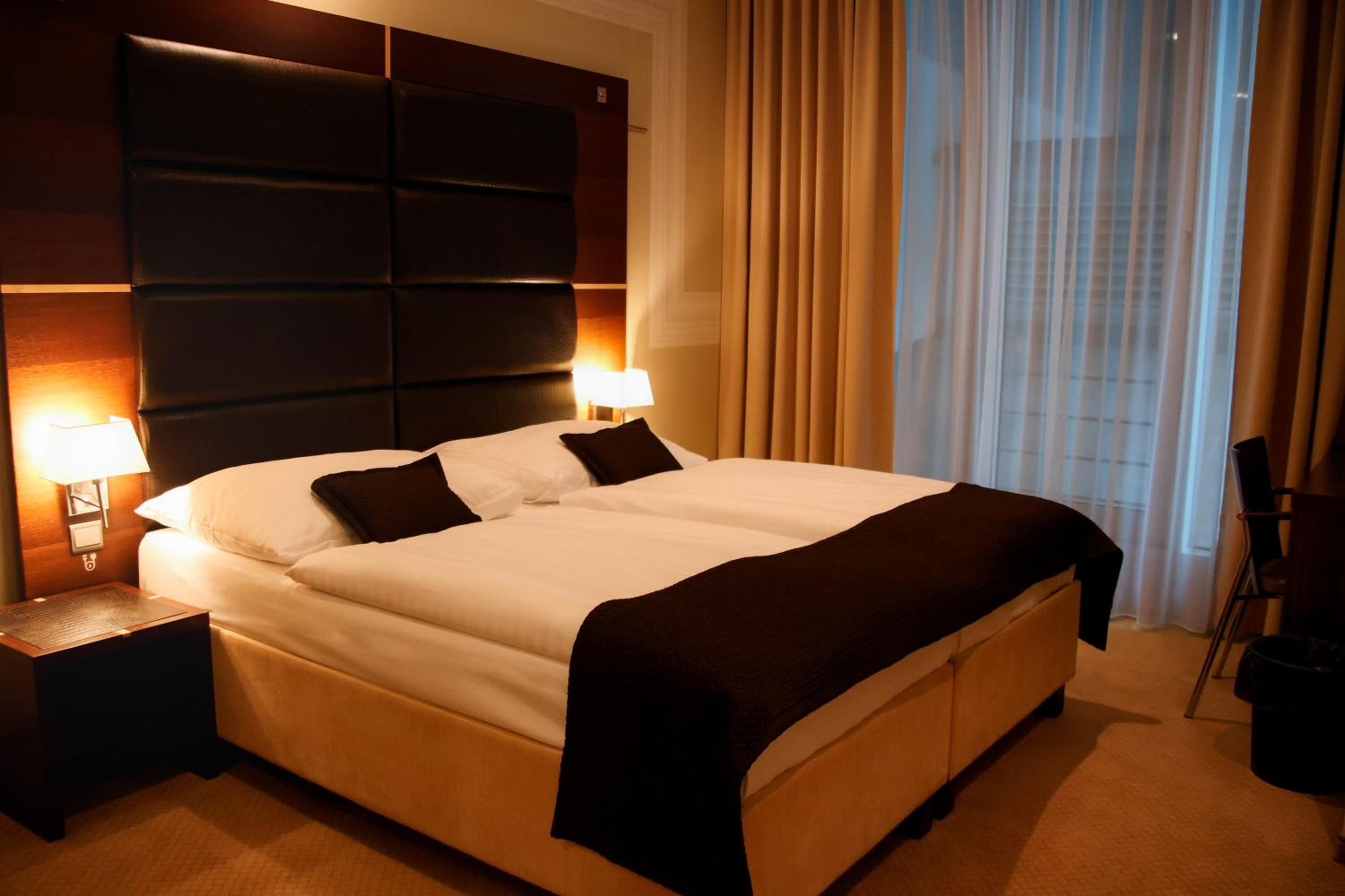 Small Double or Twin Room photo 1