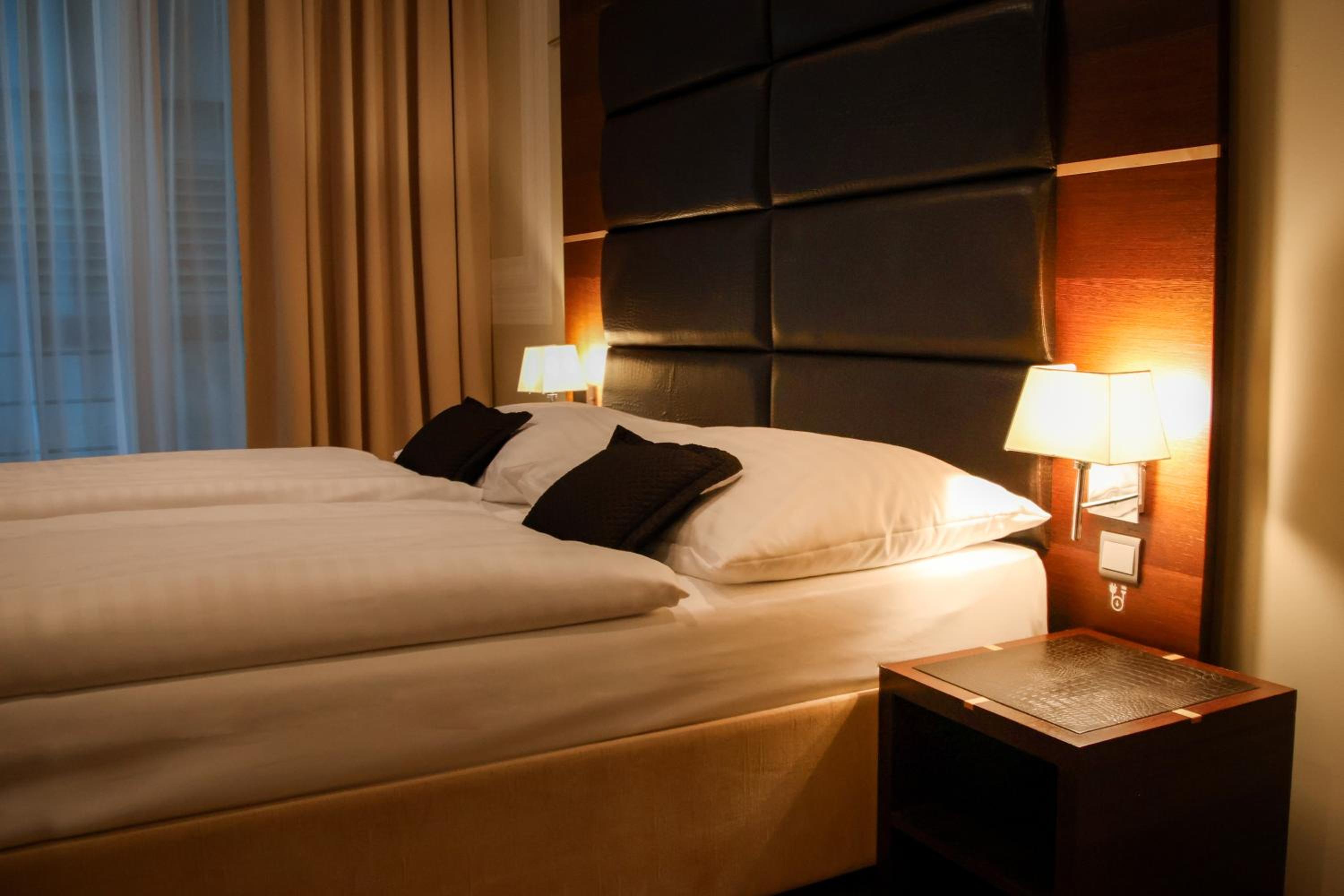 Small Double or Twin Room photo 2