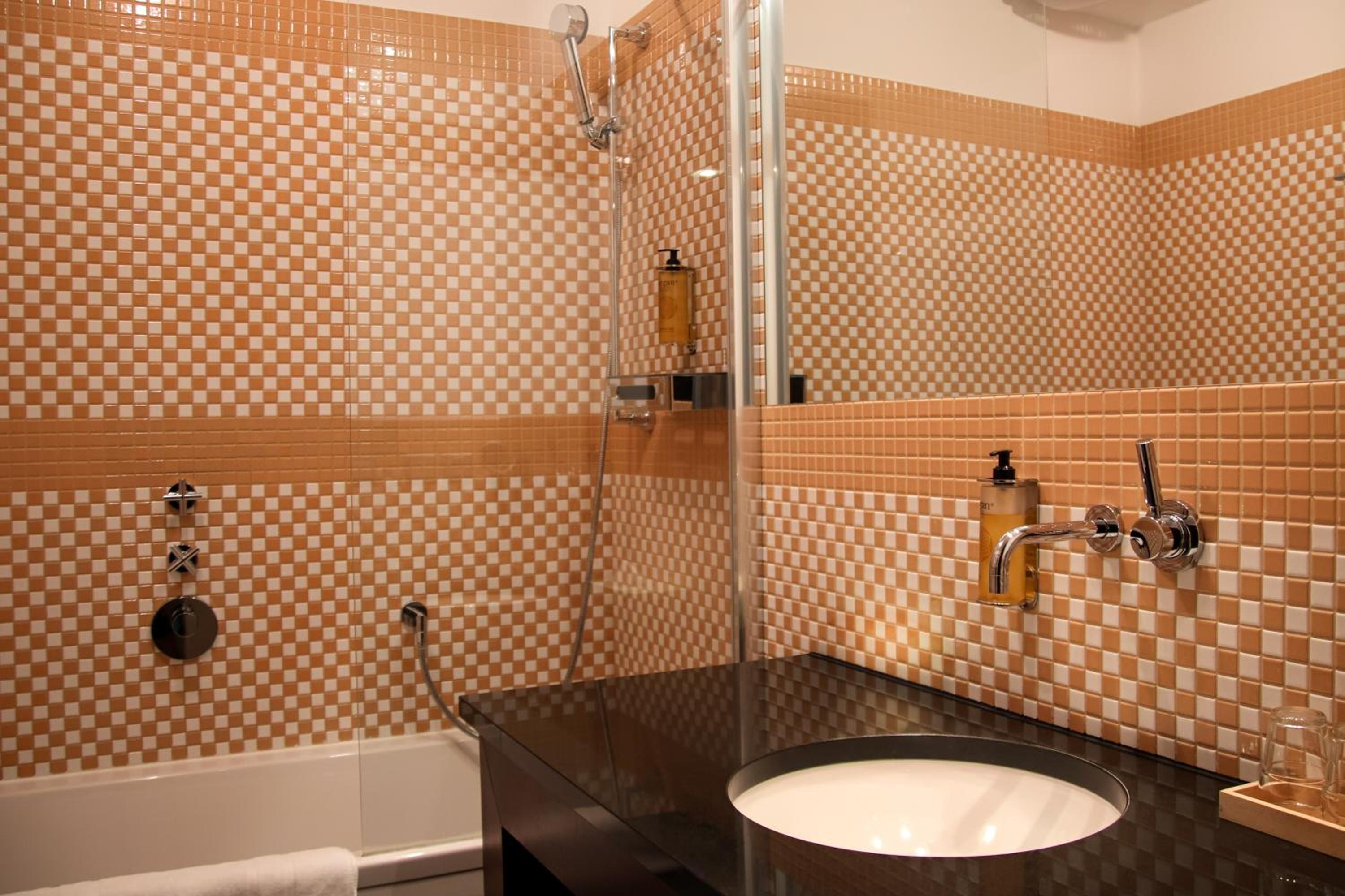 Small Double or Twin Room photo 3