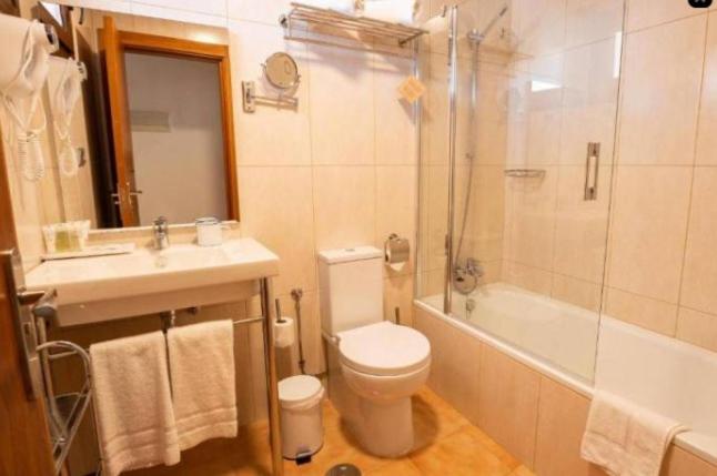 Standard Double or Twin Room with Pool View photo 3