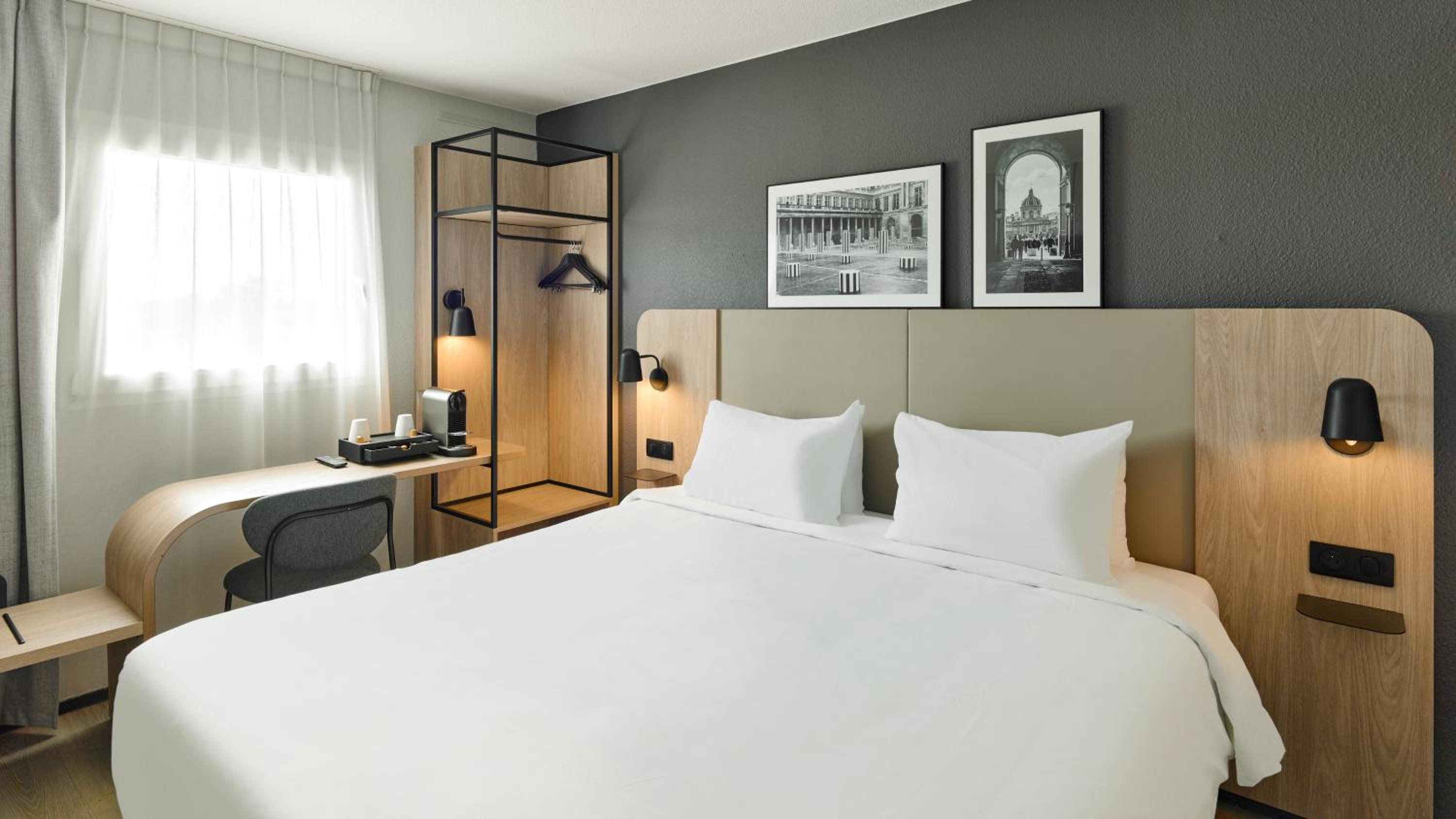 Superior King Room - Photo 1