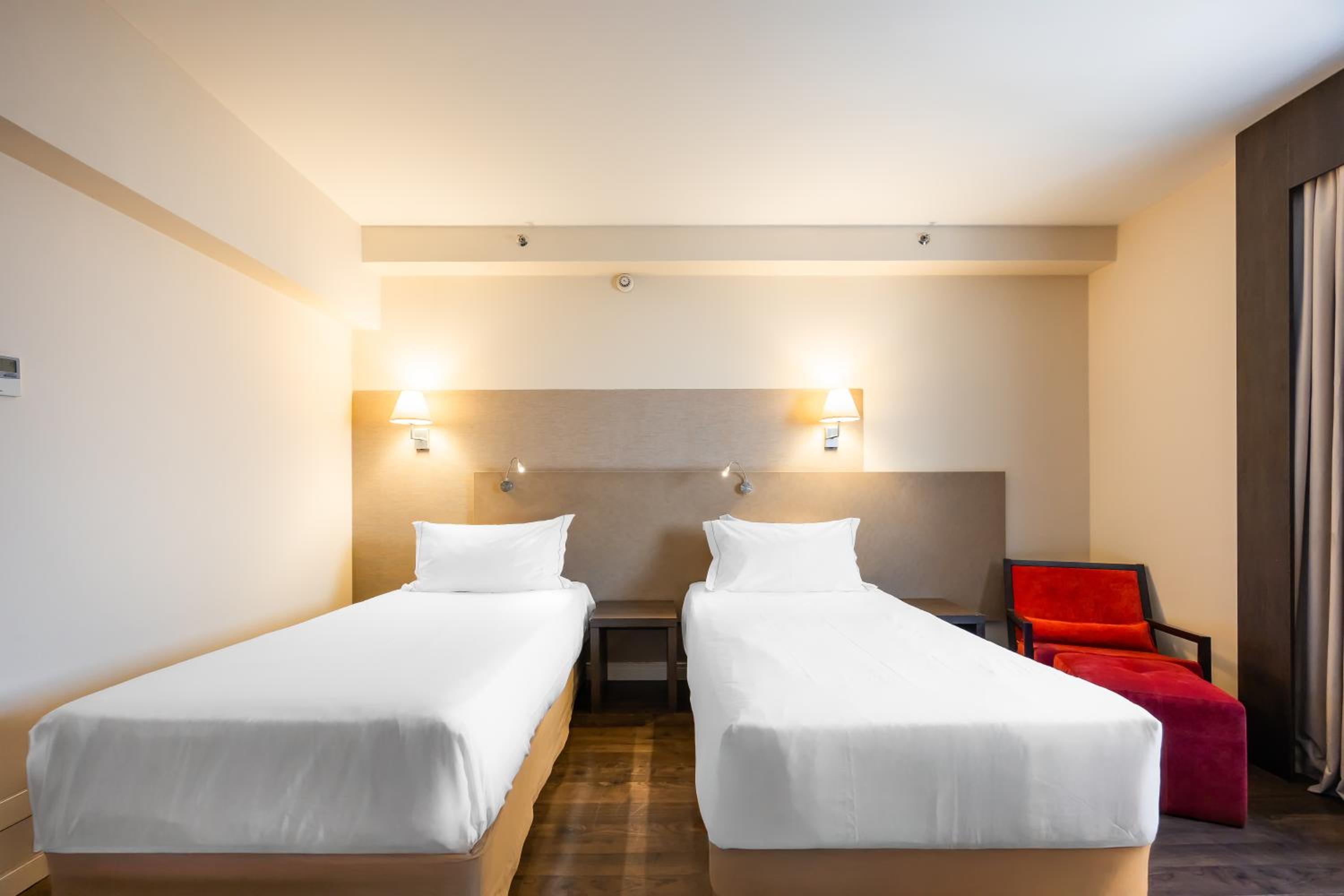 Deluxe Twin Room photo 3